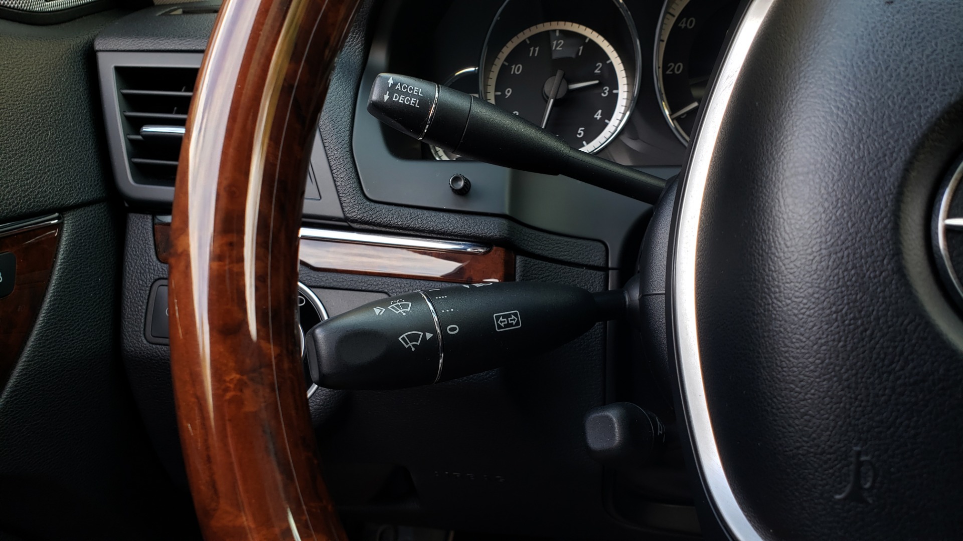Used 2013 Mercedes-Benz E-CLASS E 350 COUPE PREM / NAV / PANO-ROFF / KEYLESS-GO / REARVIEW for sale Sold at Formula Imports in Charlotte NC 28227 43