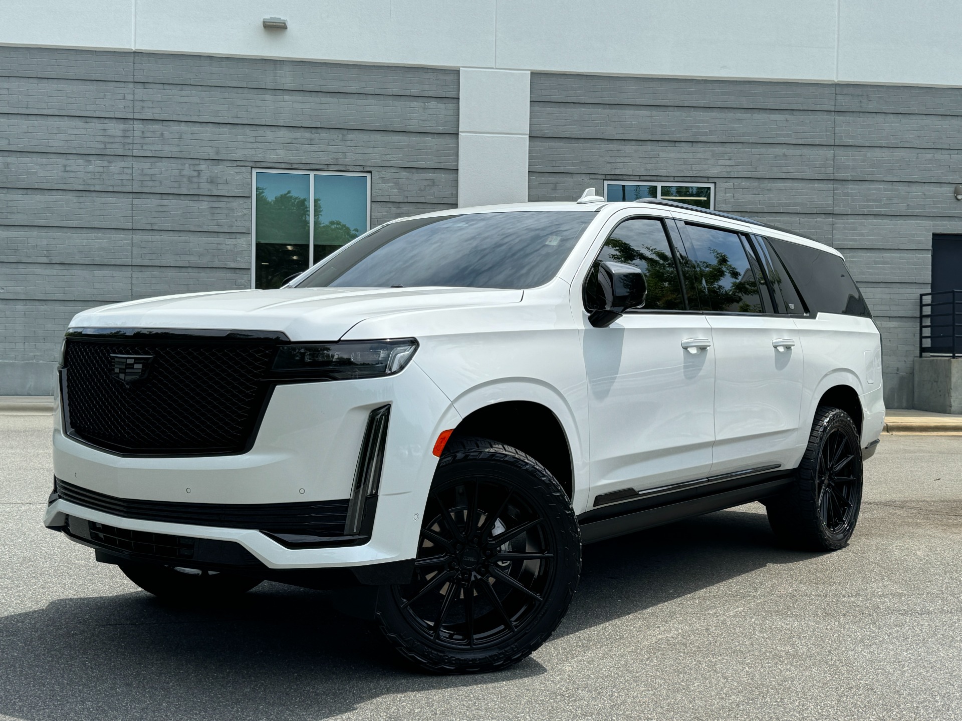 Used 2023 Cadillac Escalade ESV 4WD Sport Platinum 600D DURAMAX DIESEL / SUPER CRUISE / TOW PACKAGE for sale Sold at Formula Imports in Charlotte NC 28227 1
