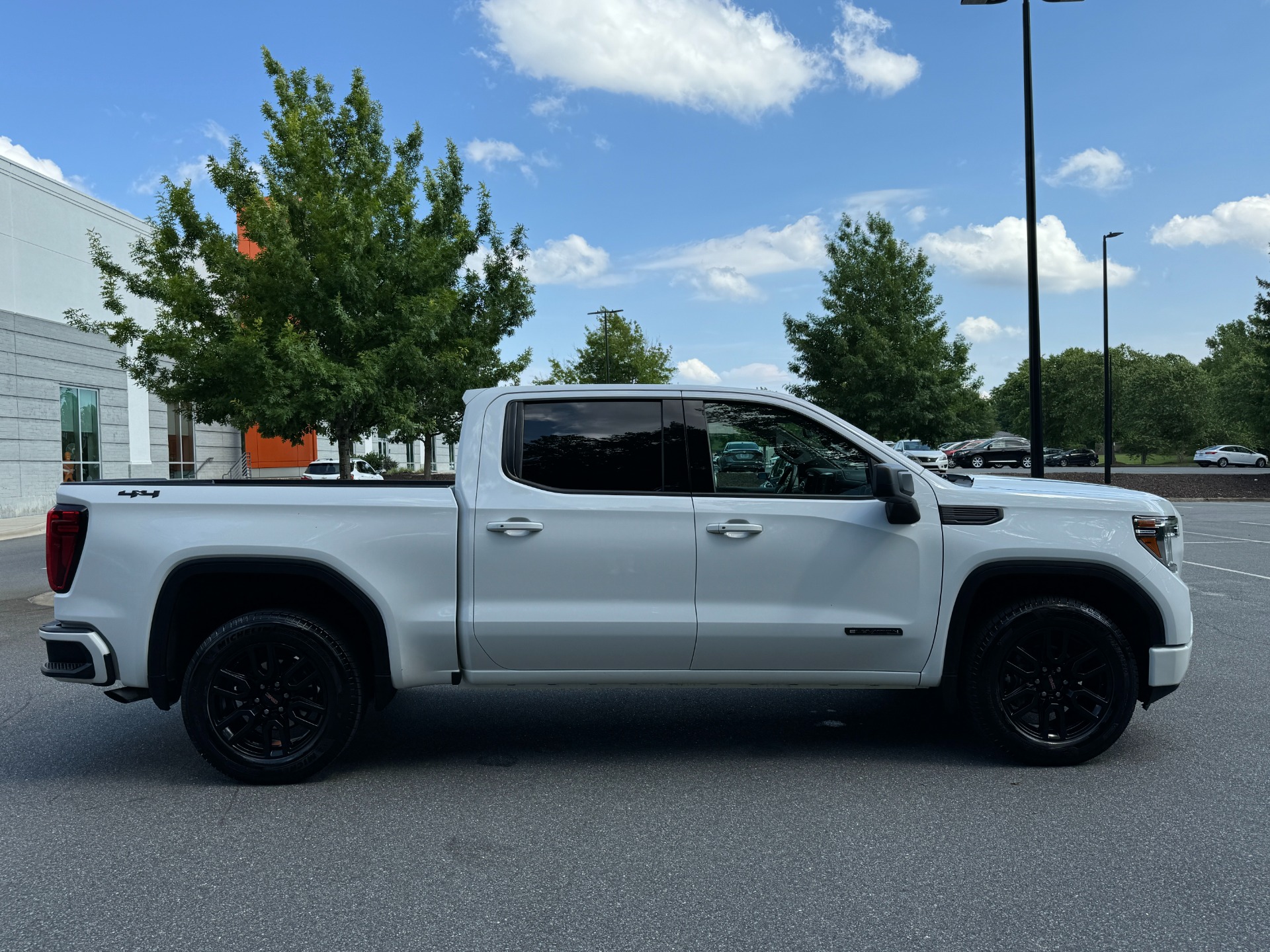 Used 2020 GMC Sierra 1500 Elevation ELEVATION PKG / PREFERRED PKG / 20IN WHEELS for sale Sold at Formula Imports in Charlotte NC 28227 14
