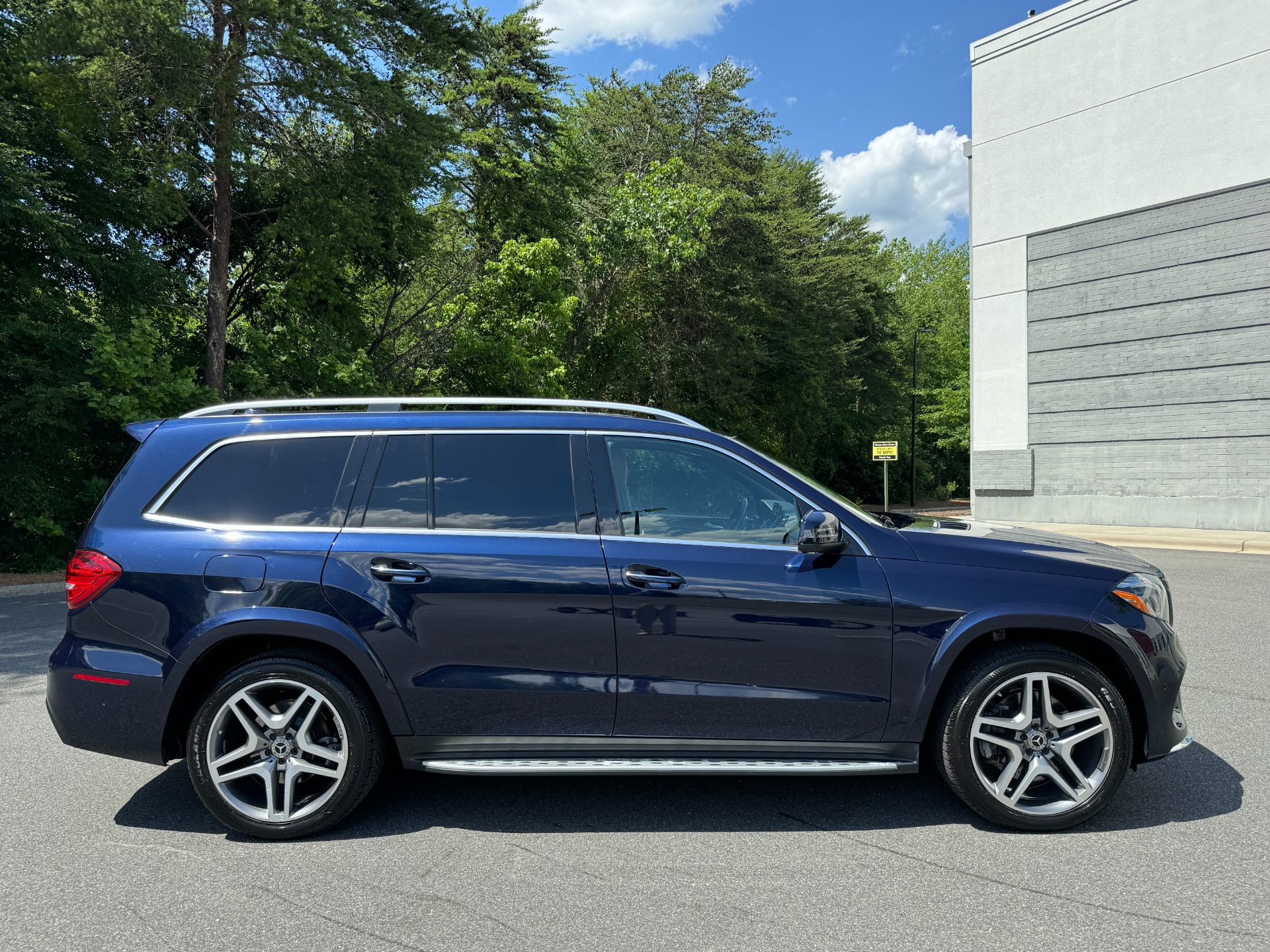 Used 2018 Mercedes-Benz GLS 550 PANORAMIC SUNROOF / HEATED & COOLED CUP HOLDERS for sale Sold at Formula Imports in Charlotte NC 28227 14