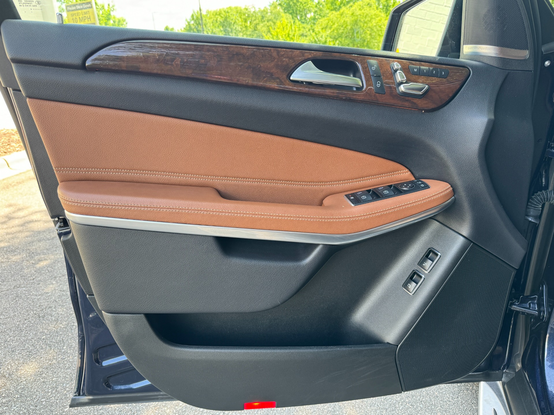 Used 2018 Mercedes-Benz GLS 550 PANORAMIC SUNROOF / HEATED & COOLED CUP HOLDERS for sale Sold at Formula Imports in Charlotte NC 28227 19
