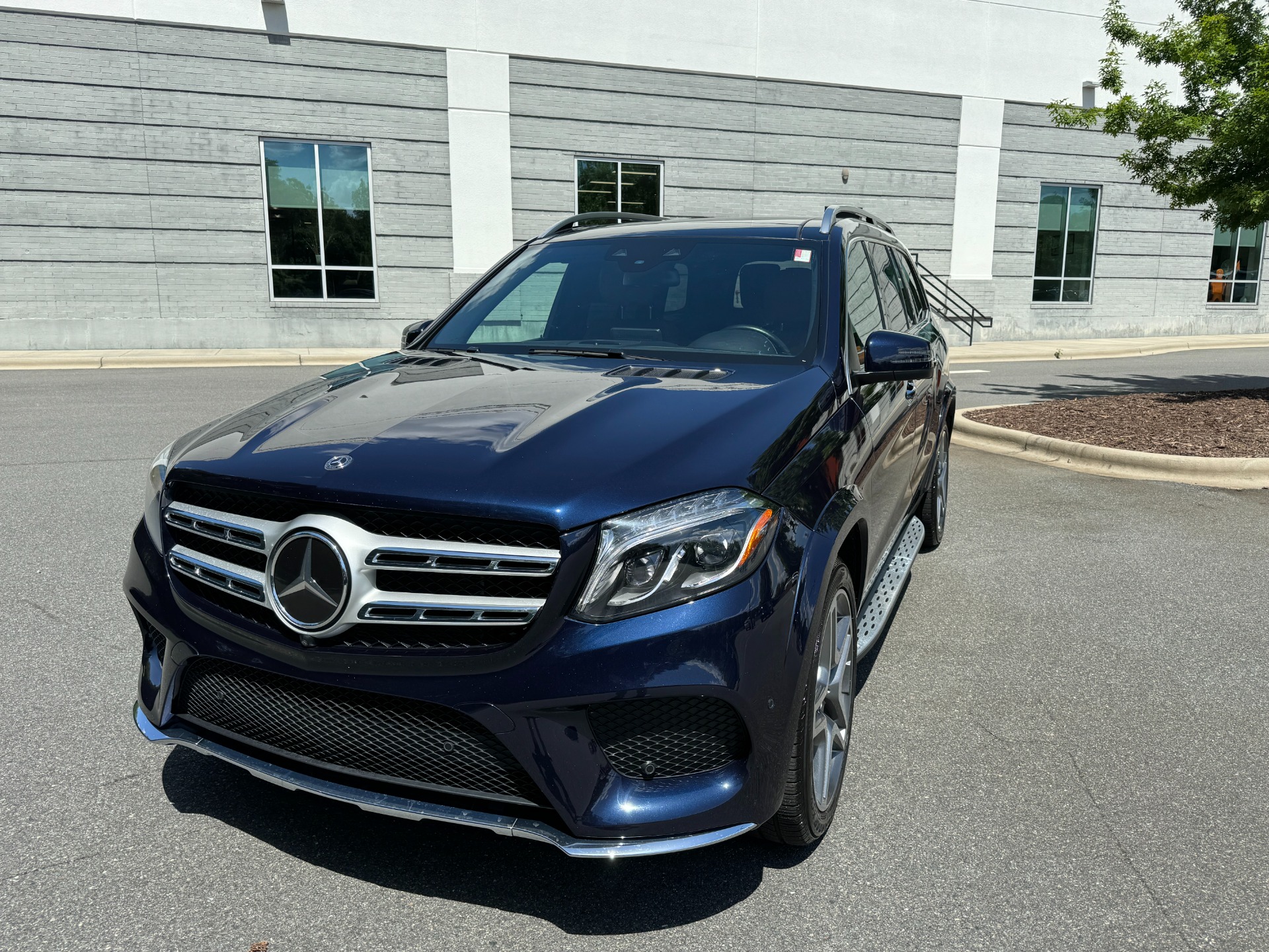 Used 2018 Mercedes-Benz GLS 550 PANORAMIC SUNROOF / HEATED & COOLED CUP HOLDERS for sale Sold at Formula Imports in Charlotte NC 28227 3