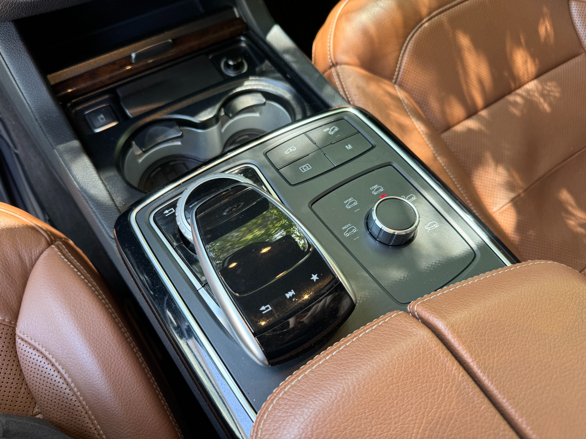 Used 2018 Mercedes-Benz GLS 550 PANORAMIC SUNROOF / HEATED & COOLED CUP HOLDERS for sale Sold at Formula Imports in Charlotte NC 28227 31