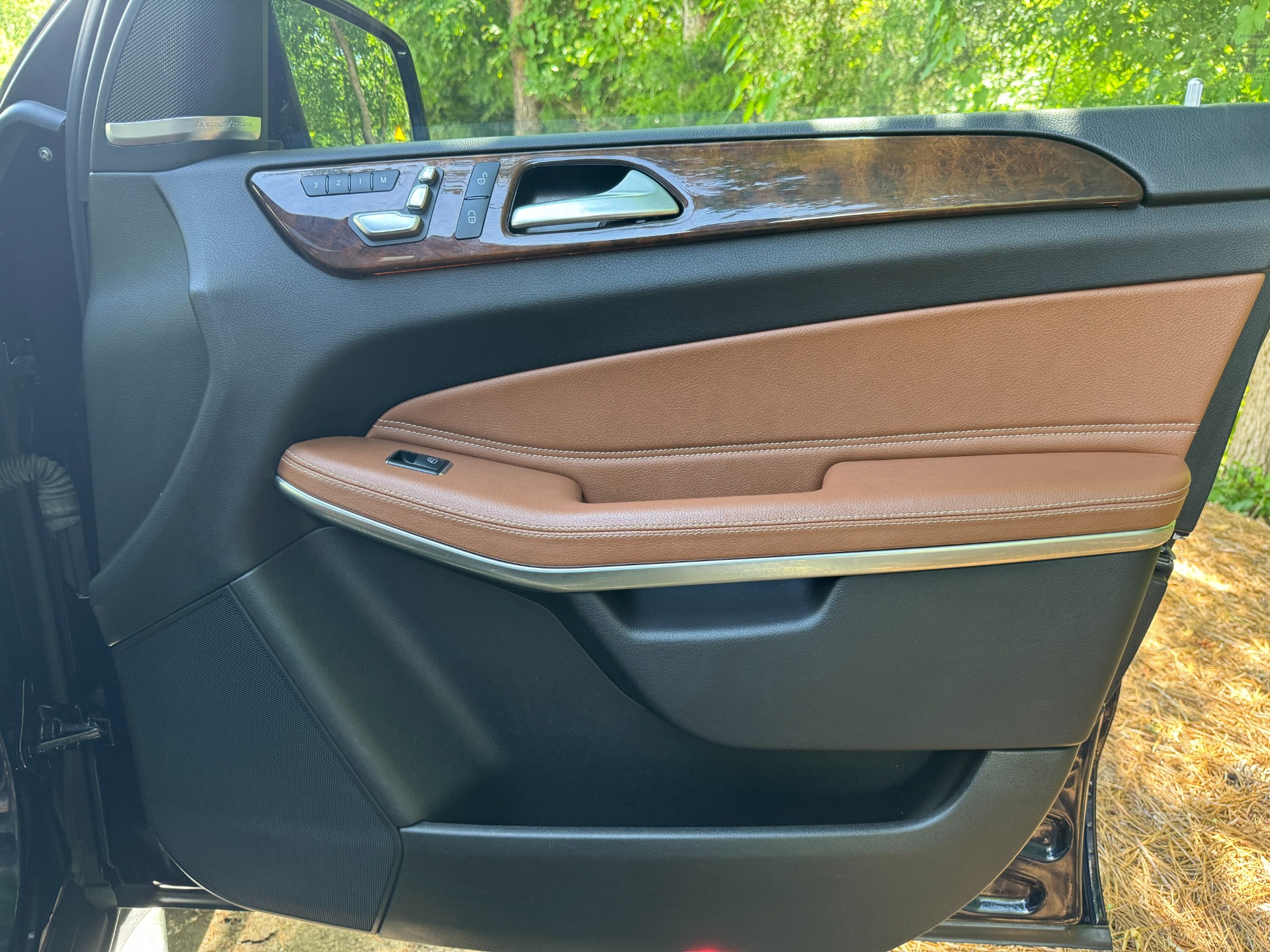 Used 2018 Mercedes-Benz GLS 550 PANORAMIC SUNROOF / HEATED & COOLED CUP HOLDERS for sale Sold at Formula Imports in Charlotte NC 28227 37