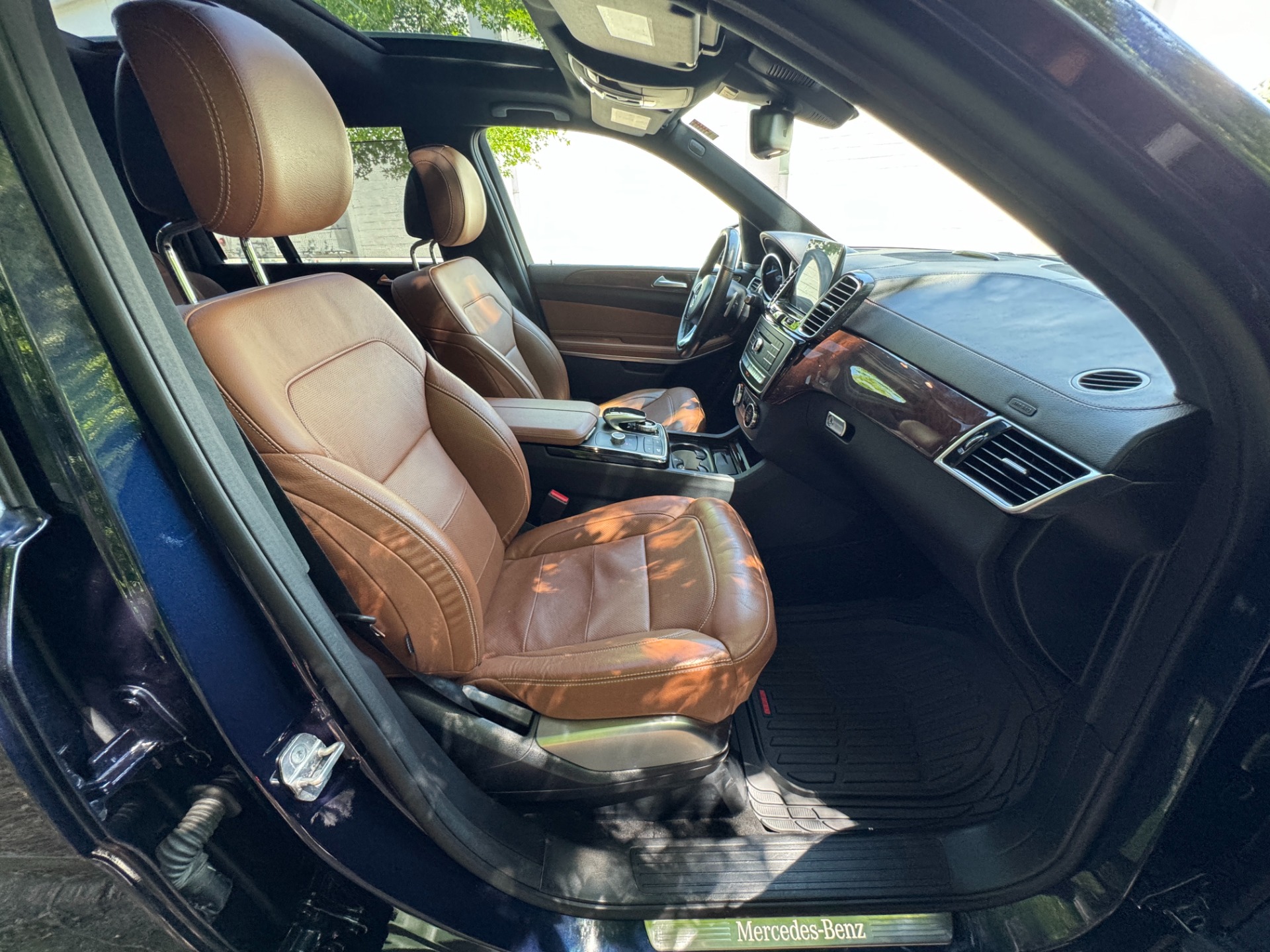 Used 2018 Mercedes-Benz GLS 550 PANORAMIC SUNROOF / HEATED & COOLED CUP HOLDERS for sale Sold at Formula Imports in Charlotte NC 28227 38