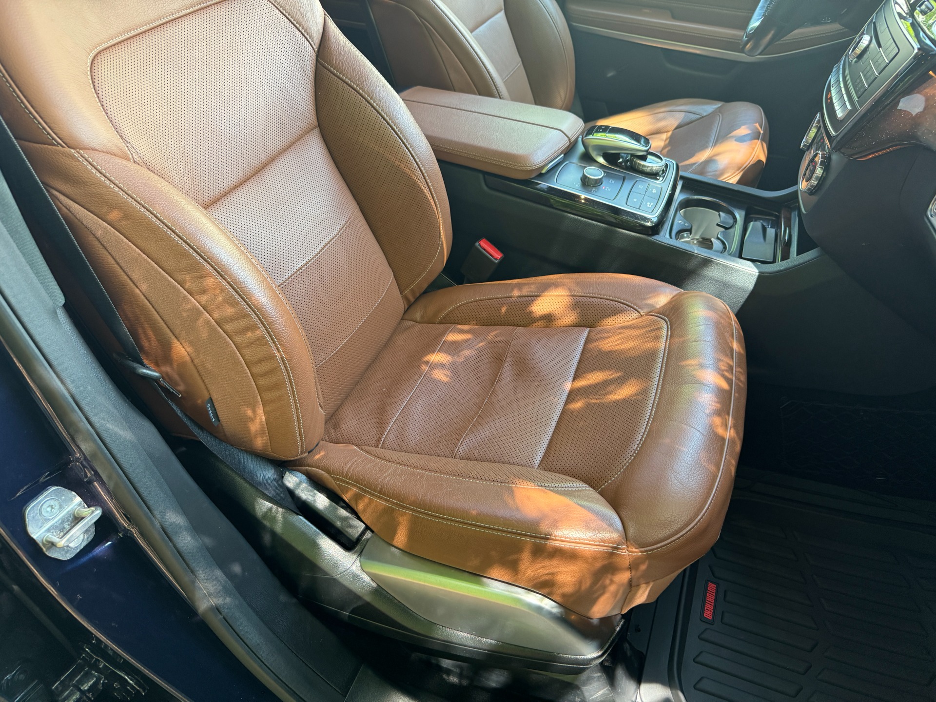 Used 2018 Mercedes-Benz GLS 550 PANORAMIC SUNROOF / HEATED & COOLED CUP HOLDERS for sale Sold at Formula Imports in Charlotte NC 28227 41