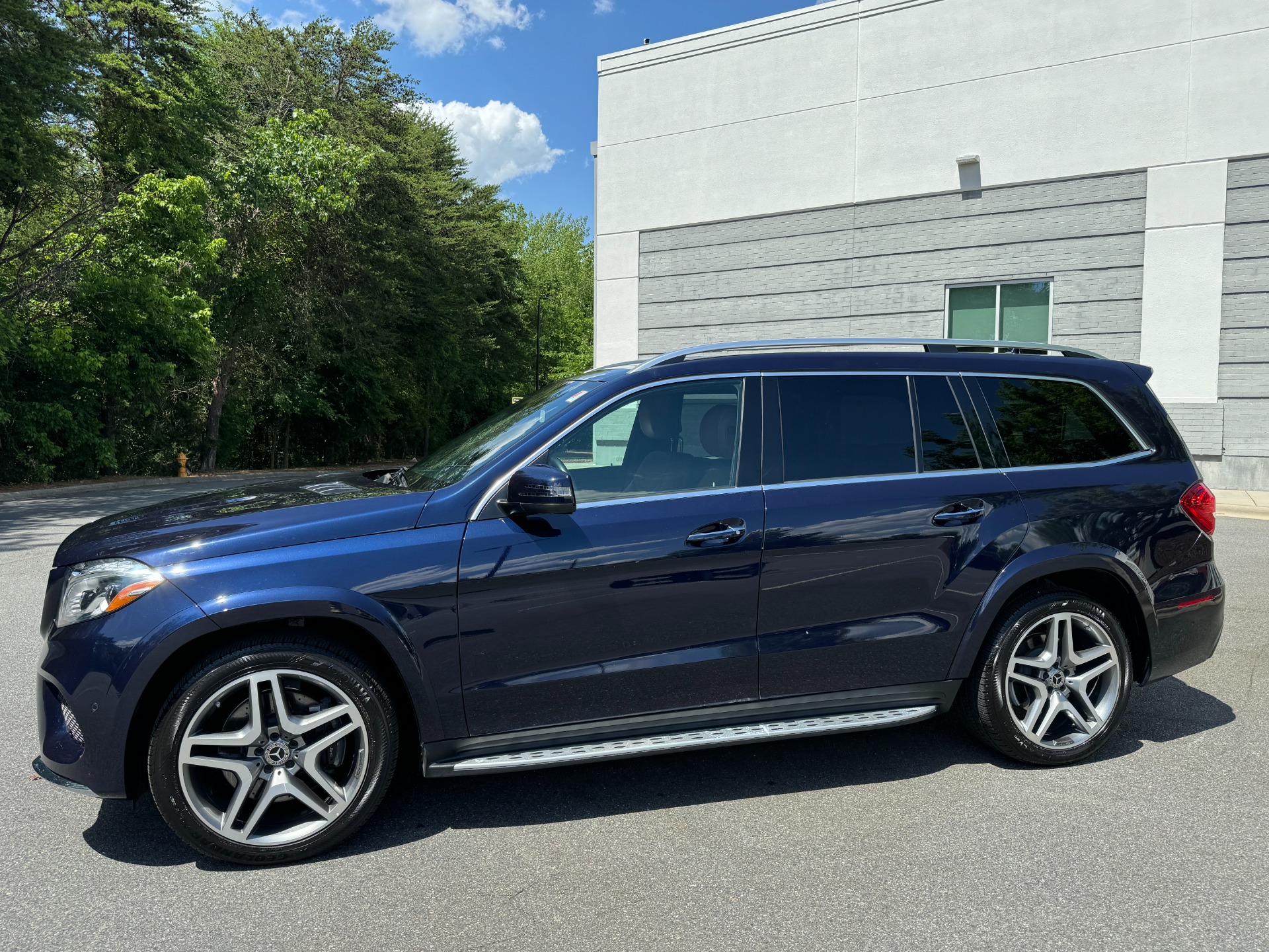 Used 2018 Mercedes-Benz GLS 550 PANORAMIC SUNROOF / HEATED & COOLED CUP HOLDERS for sale Sold at Formula Imports in Charlotte NC 28227 5
