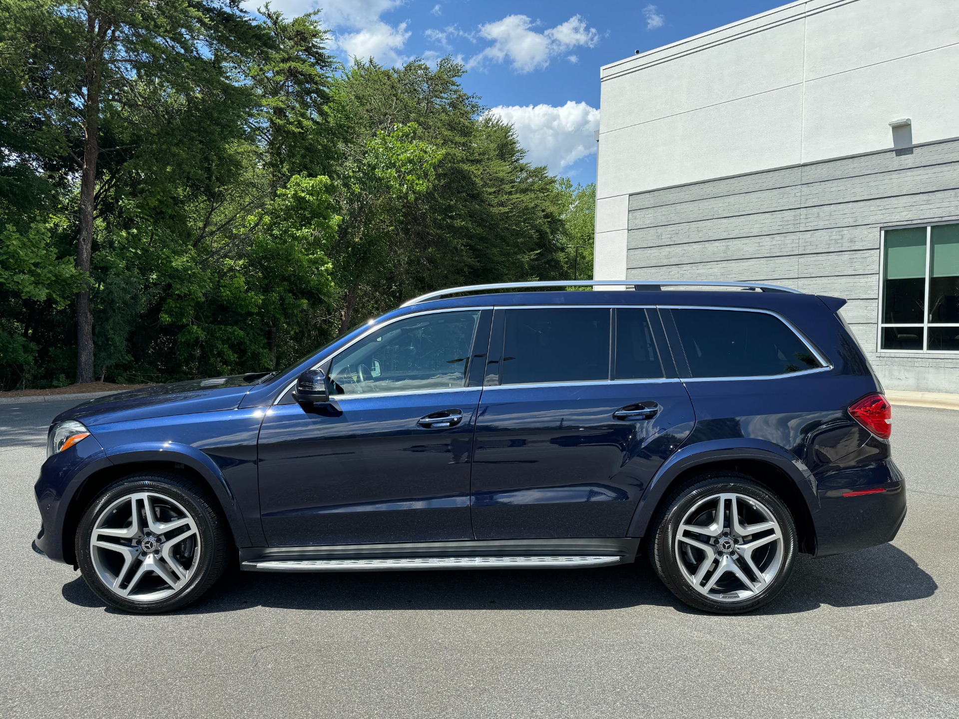 Used 2018 Mercedes-Benz GLS 550 PANORAMIC SUNROOF / HEATED & COOLED CUP HOLDERS for sale Sold at Formula Imports in Charlotte NC 28227 6