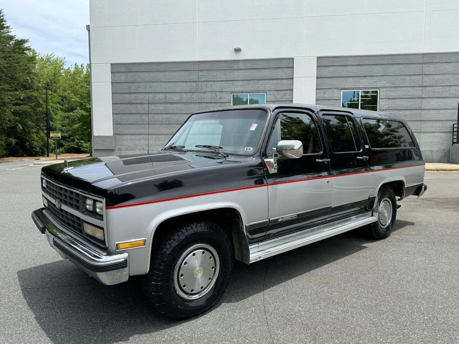 Used 1989 Chevrolet Suburban for sale Sold at Formula Imports in Charlotte NC 28227 4