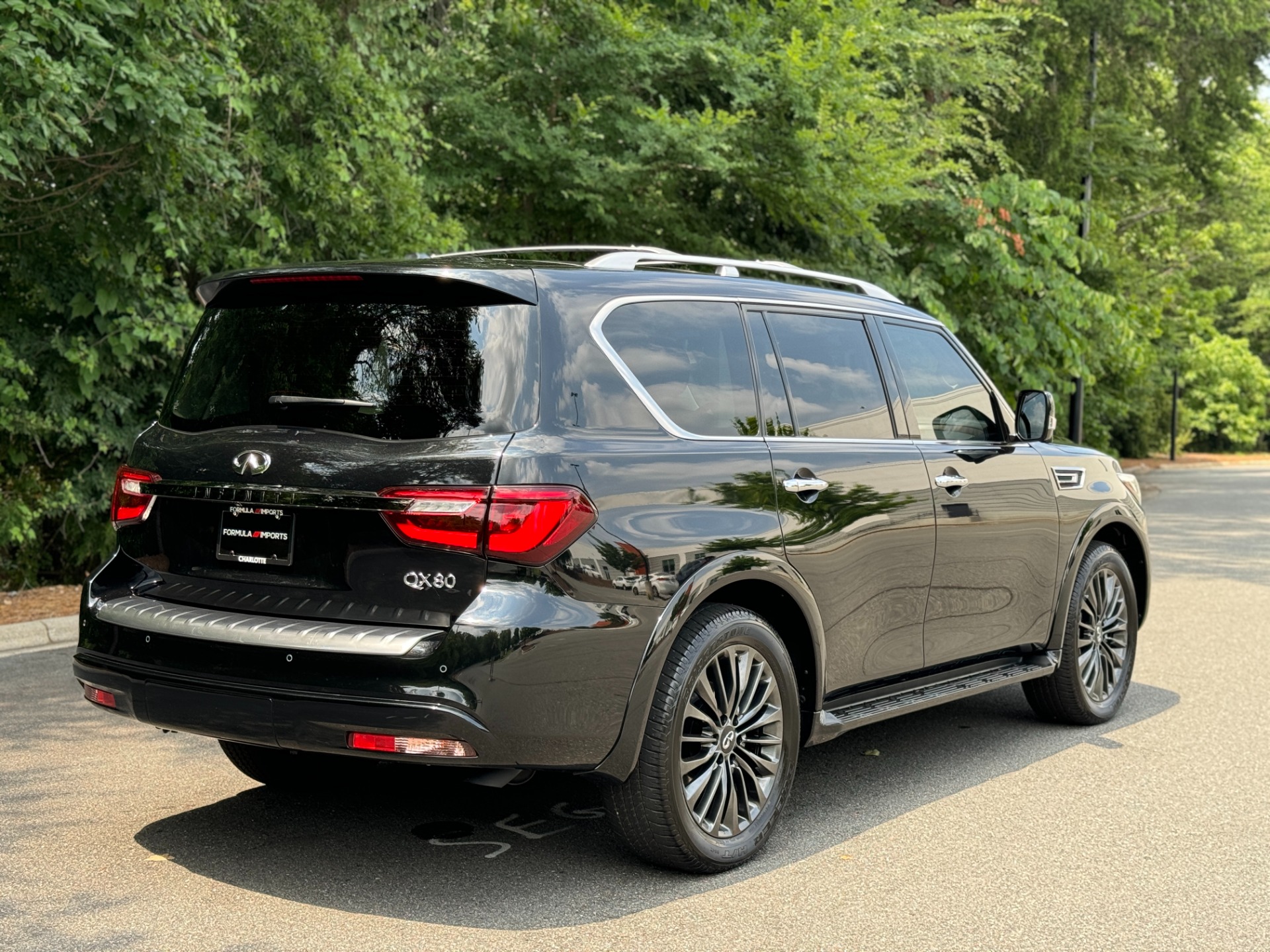 Used 2022 INFINITI QX80 LUXE PREMIUM SELECT INTERIOR / CARGO PKG / ALL SEASON PKG for sale Sold at Formula Imports in Charlotte NC 28227 12