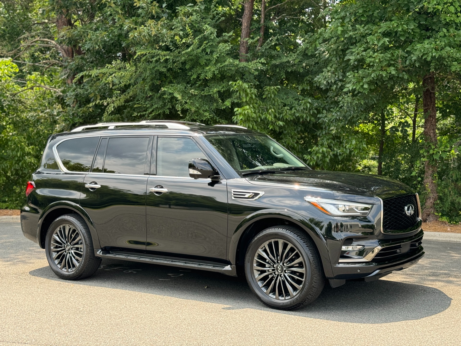 Used 2022 INFINITI QX80 LUXE PREMIUM SELECT INTERIOR / CARGO PKG / ALL SEASON PKG for sale Sold at Formula Imports in Charlotte NC 28227 15