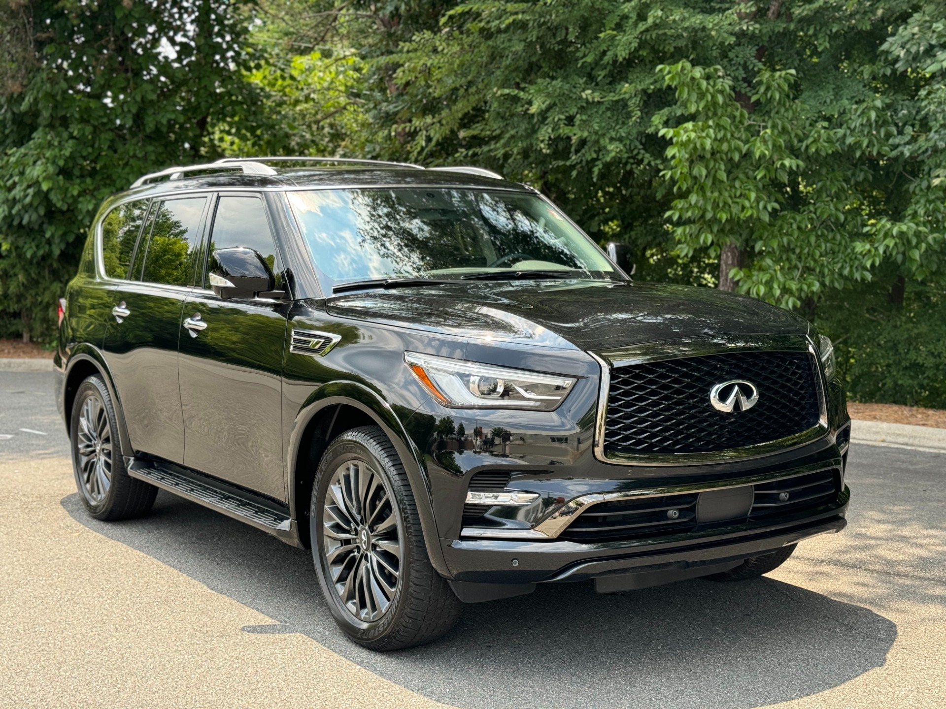 Used 2022 INFINITI QX80 LUXE PREMIUM SELECT INTERIOR / CARGO PKG / ALL SEASON PKG for sale Sold at Formula Imports in Charlotte NC 28227 16