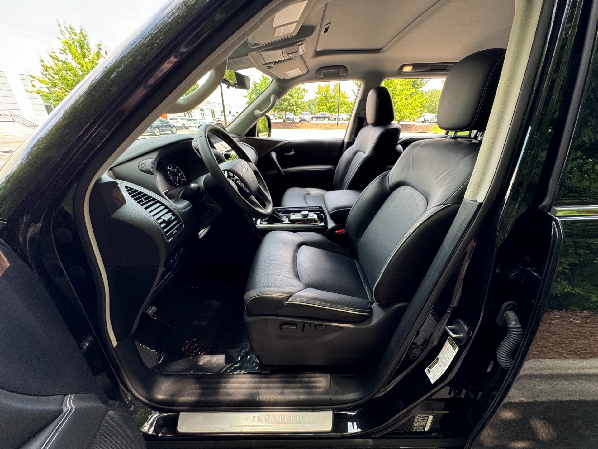 Used 2022 INFINITI QX80 LUXE PREMIUM SELECT INTERIOR / CARGO PKG / ALL SEASON PKG for sale Sold at Formula Imports in Charlotte NC 28227 20