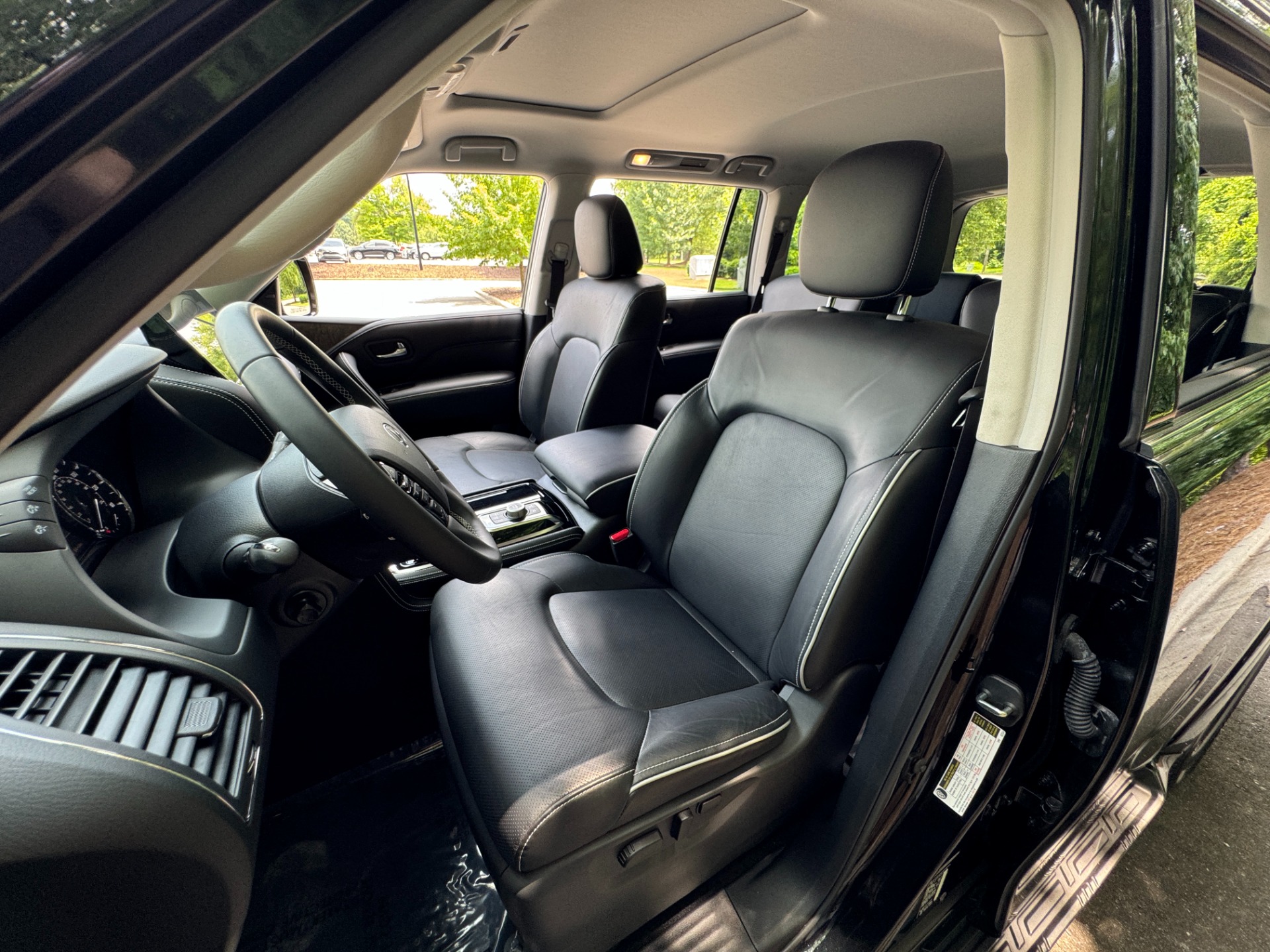 Used 2022 INFINITI QX80 LUXE PREMIUM SELECT INTERIOR / CARGO PKG / ALL SEASON PKG for sale Sold at Formula Imports in Charlotte NC 28227 21
