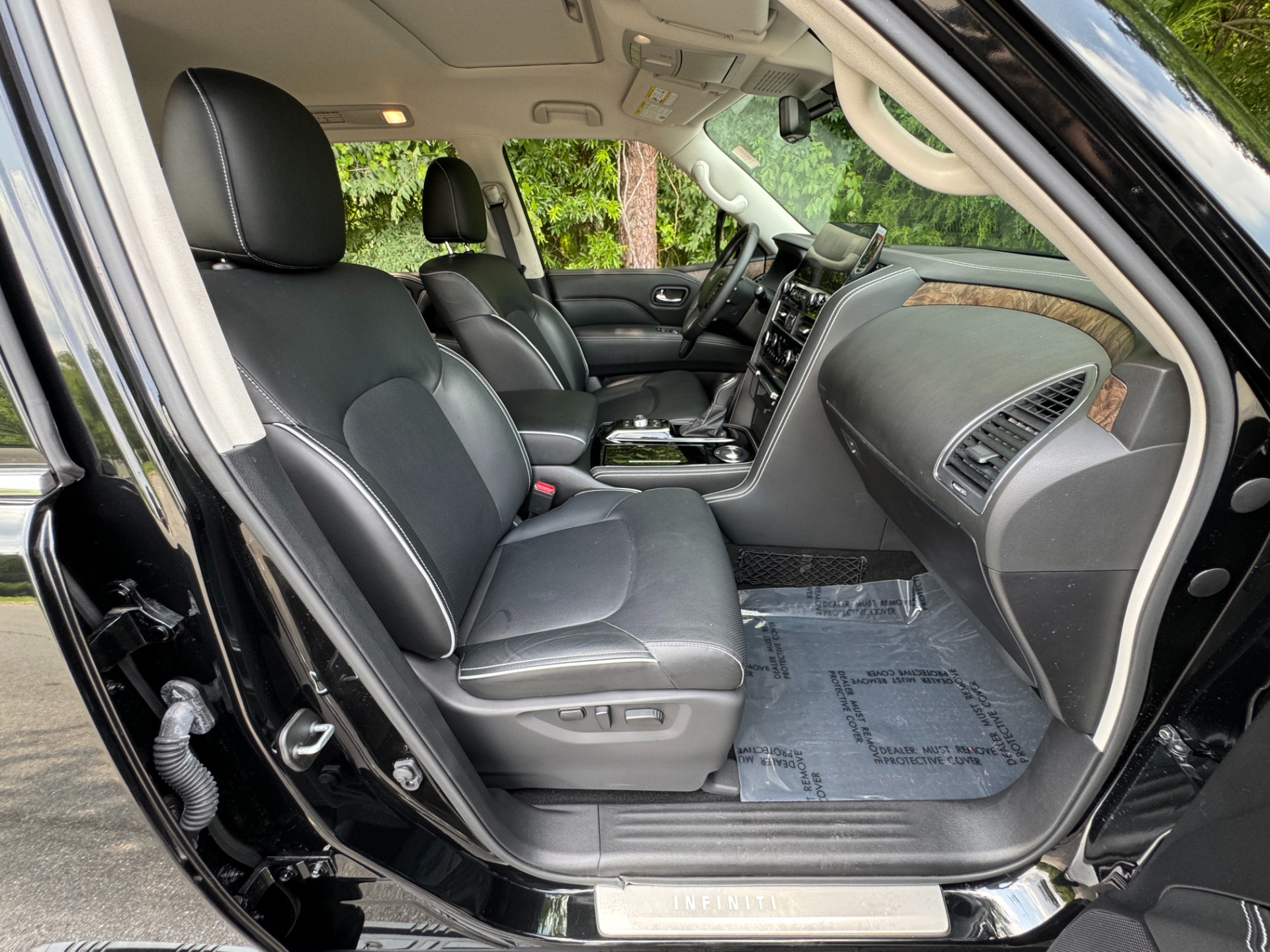 Used 2022 INFINITI QX80 LUXE PREMIUM SELECT INTERIOR / CARGO PKG / ALL SEASON PKG for sale Sold at Formula Imports in Charlotte NC 28227 43