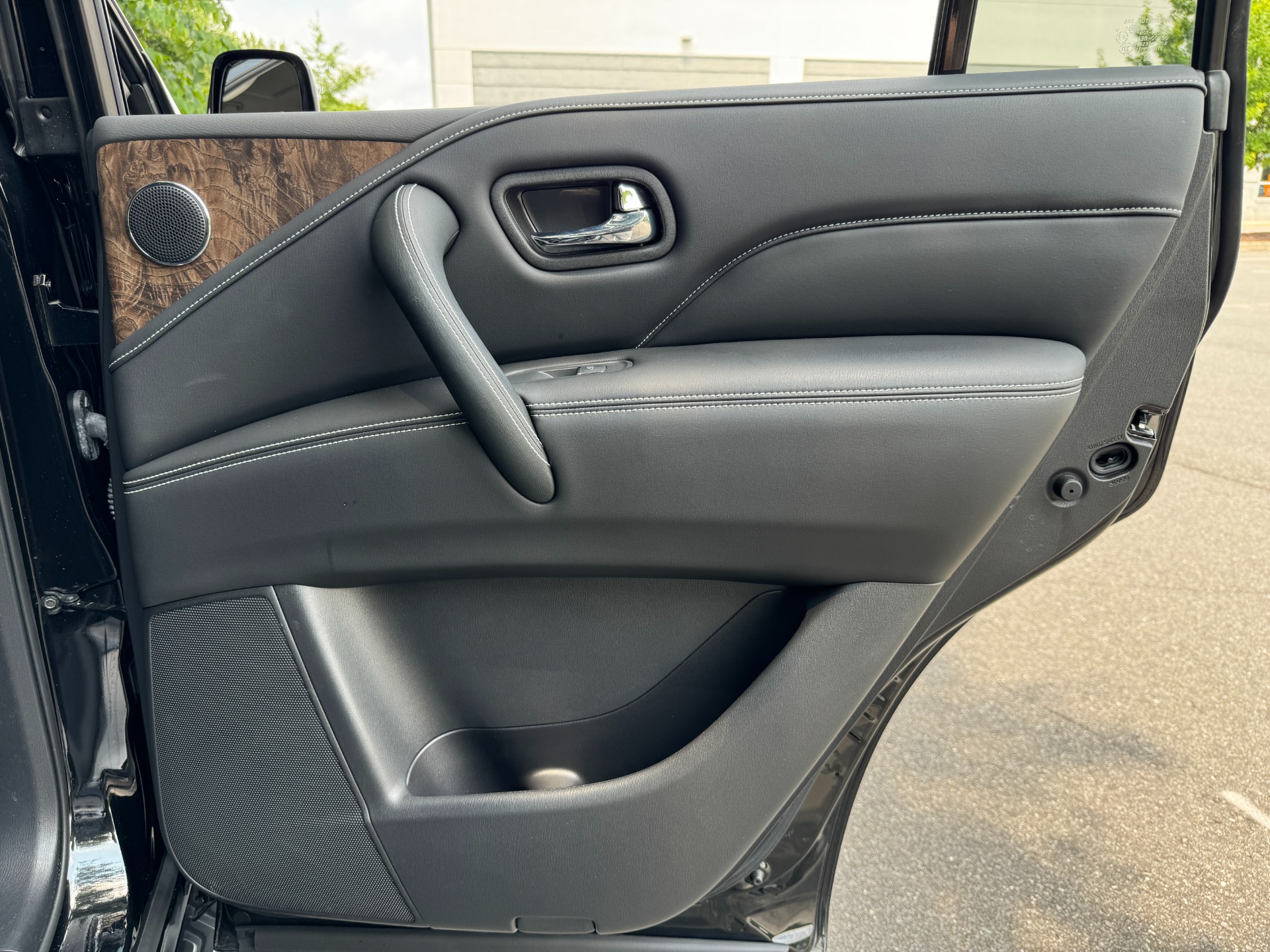 Used 2022 INFINITI QX80 LUXE PREMIUM SELECT INTERIOR / CARGO PKG / ALL SEASON PKG for sale Sold at Formula Imports in Charlotte NC 28227 48