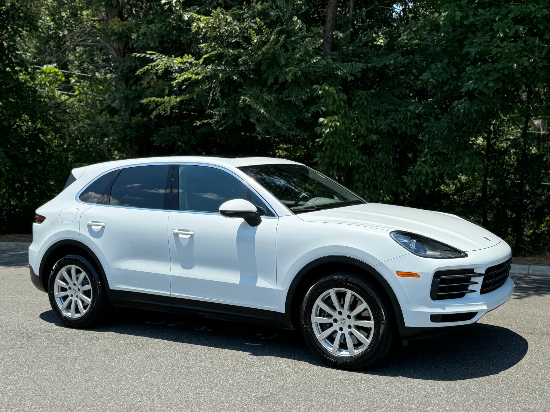 Used 2023 Porsche Cayenne PANORAMIC SUNROOF / 19IN SPORT WHEELS for sale Sold at Formula Imports in Charlotte NC 28227 16