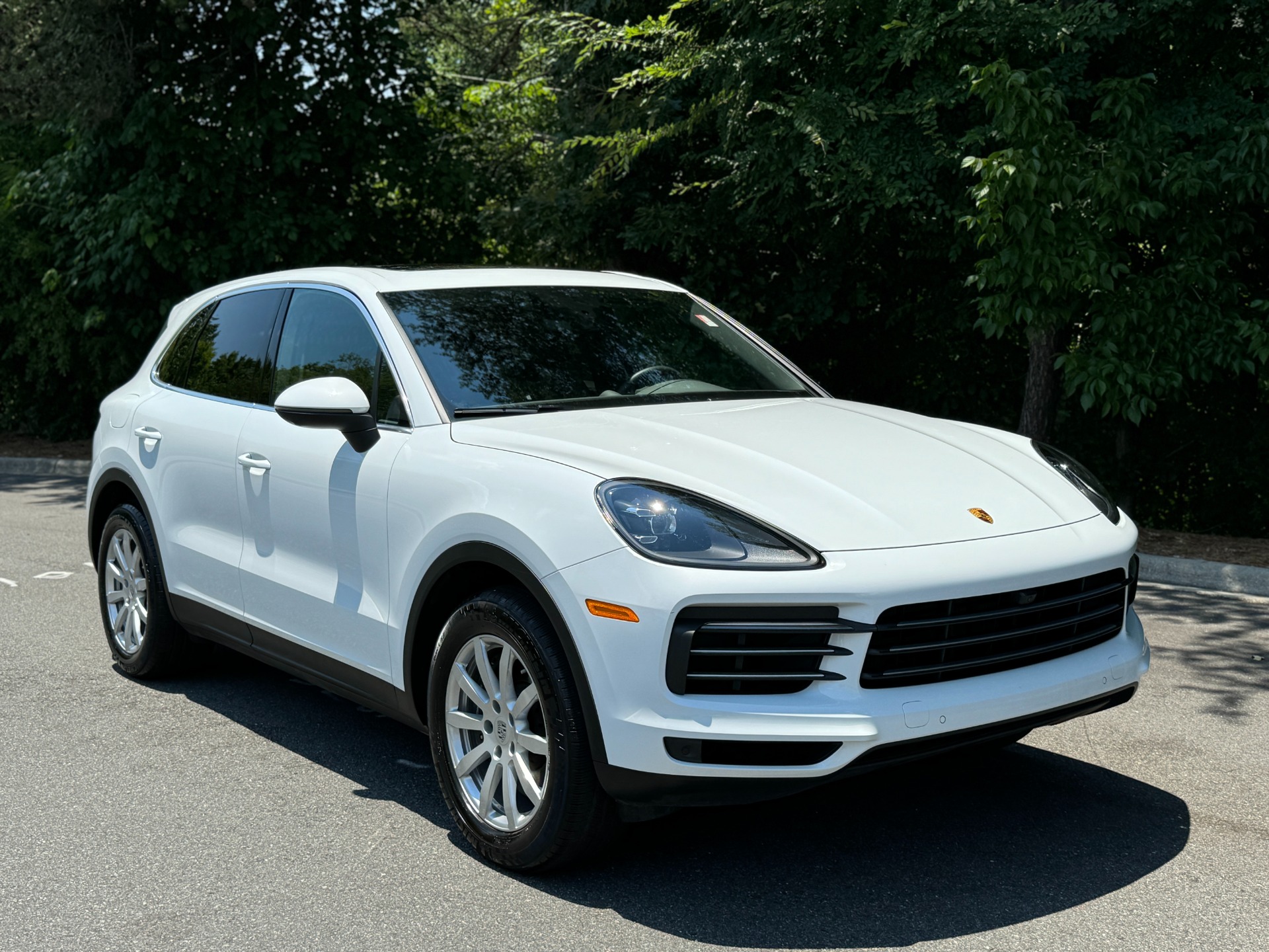 Used 2023 Porsche Cayenne PANORAMIC SUNROOF / 19IN SPORT WHEELS for sale Sold at Formula Imports in Charlotte NC 28227 17