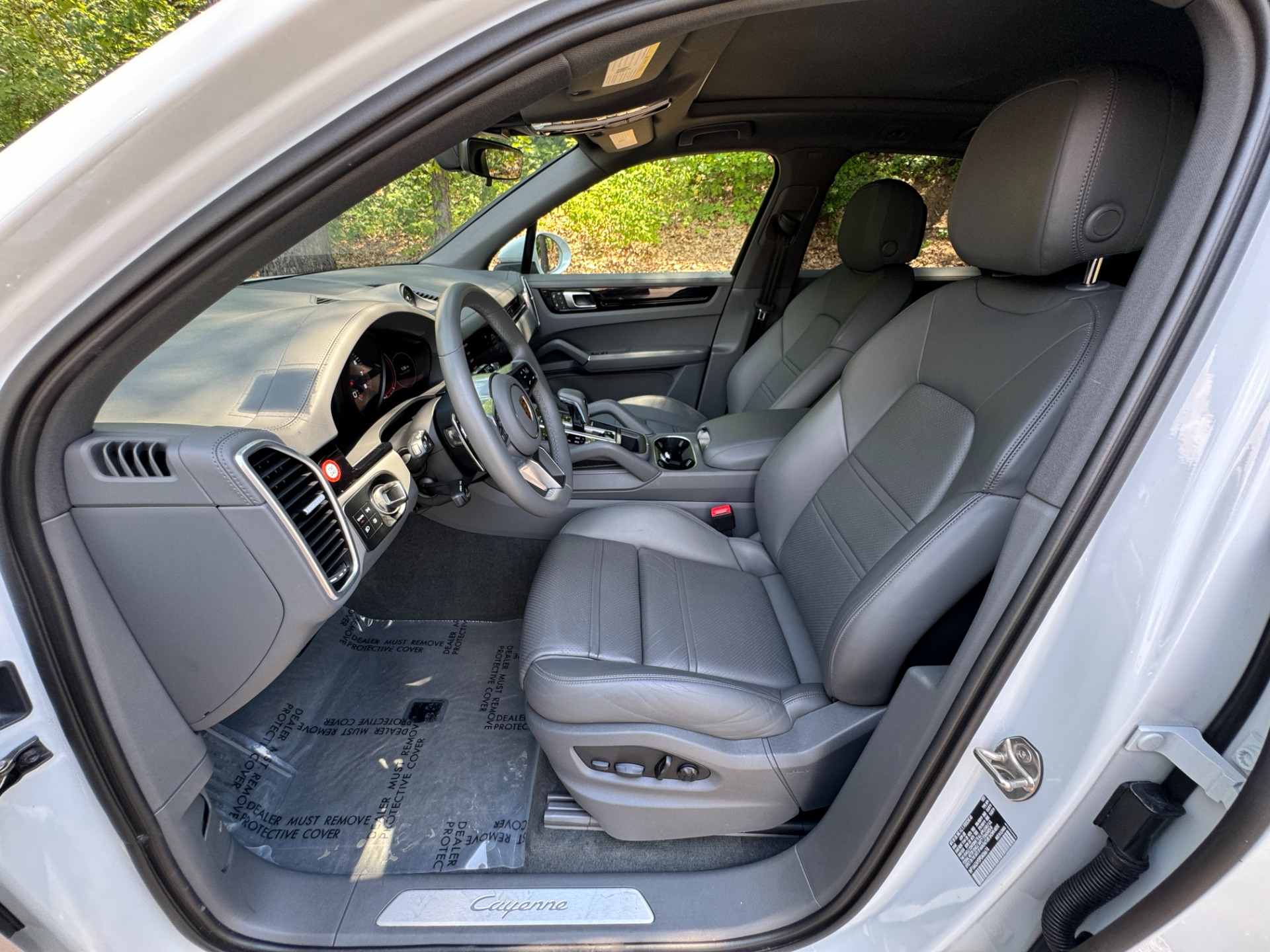 Used 2023 Porsche Cayenne PANORAMIC SUNROOF / 19IN SPORT WHEELS for sale Sold at Formula Imports in Charlotte NC 28227 20