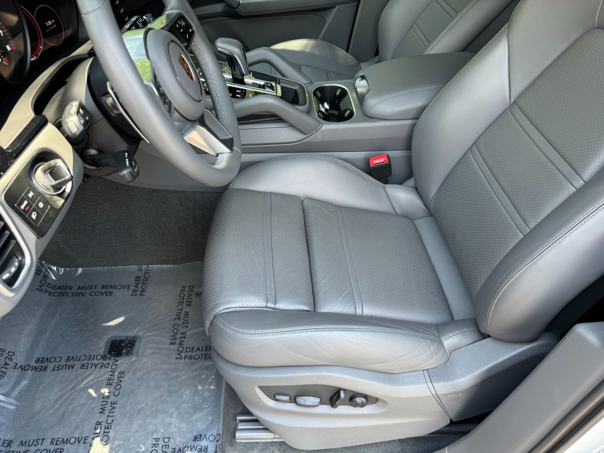 Used 2023 Porsche Cayenne PANORAMIC SUNROOF / 19IN SPORT WHEELS for sale Sold at Formula Imports in Charlotte NC 28227 23