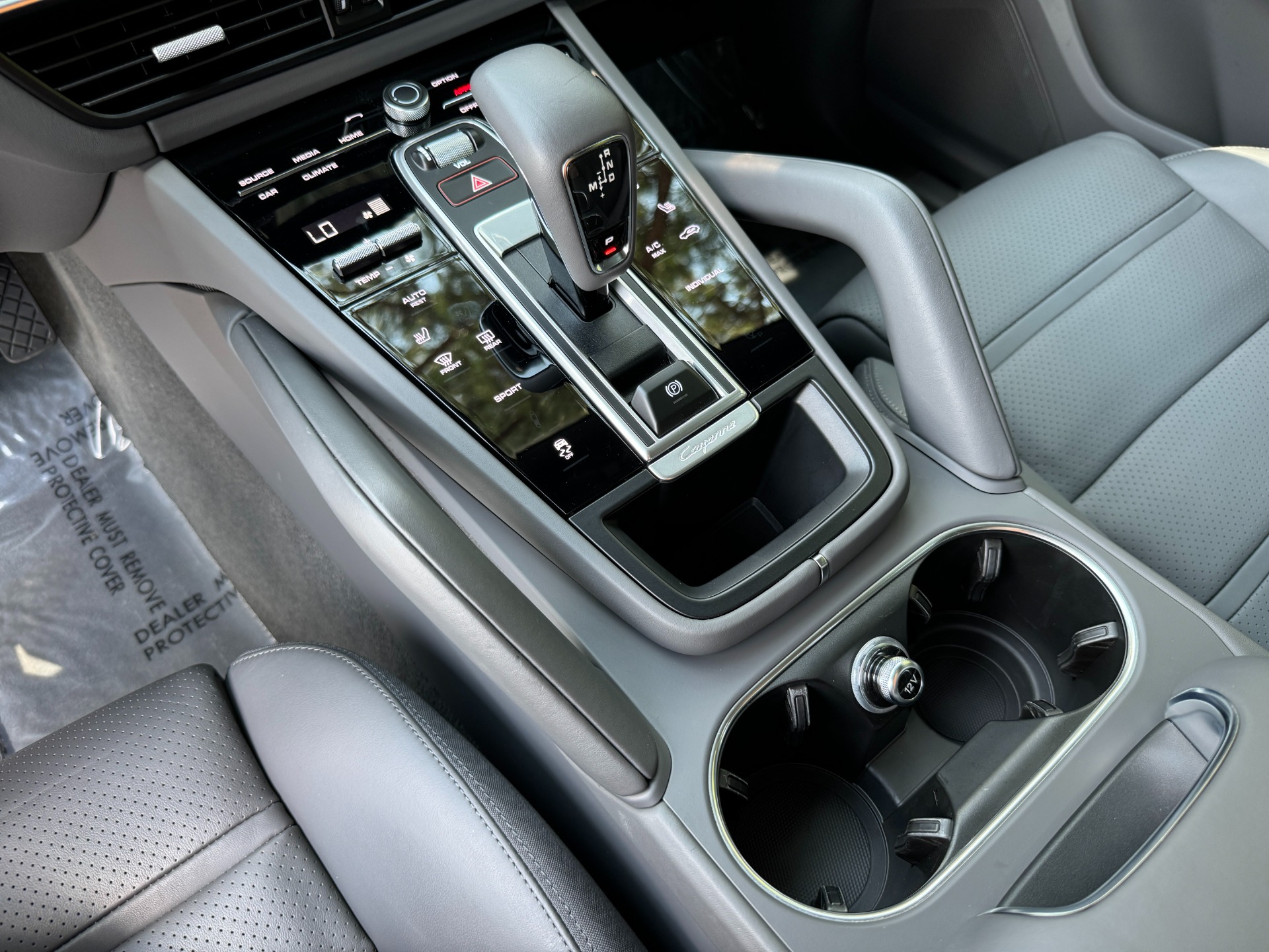 Used 2023 Porsche Cayenne PANORAMIC SUNROOF / 19IN SPORT WHEELS for sale Sold at Formula Imports in Charlotte NC 28227 28