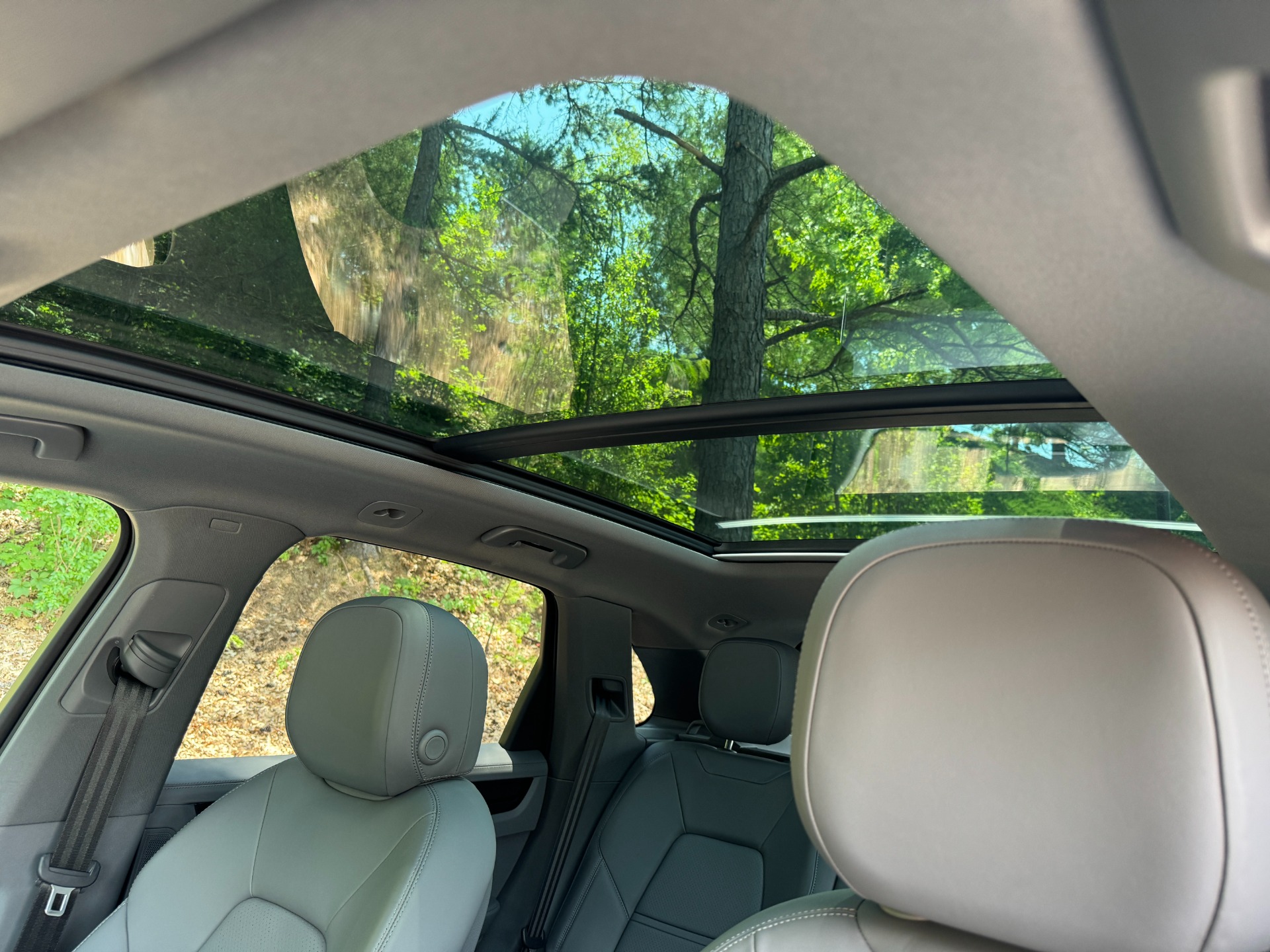 Used 2023 Porsche Cayenne PANORAMIC SUNROOF / 19IN SPORT WHEELS for sale Sold at Formula Imports in Charlotte NC 28227 31