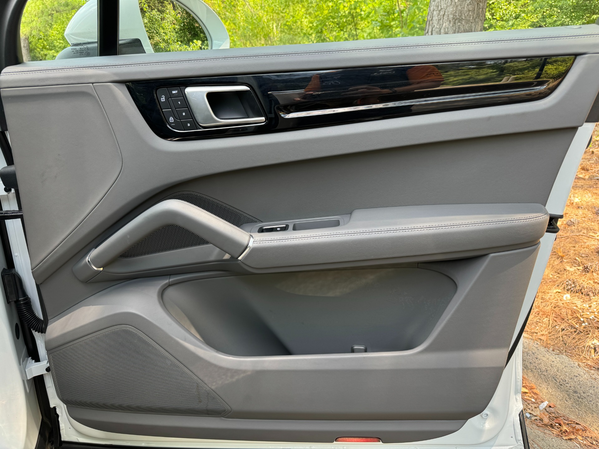Used 2023 Porsche Cayenne PANORAMIC SUNROOF / 19IN SPORT WHEELS for sale Sold at Formula Imports in Charlotte NC 28227 38