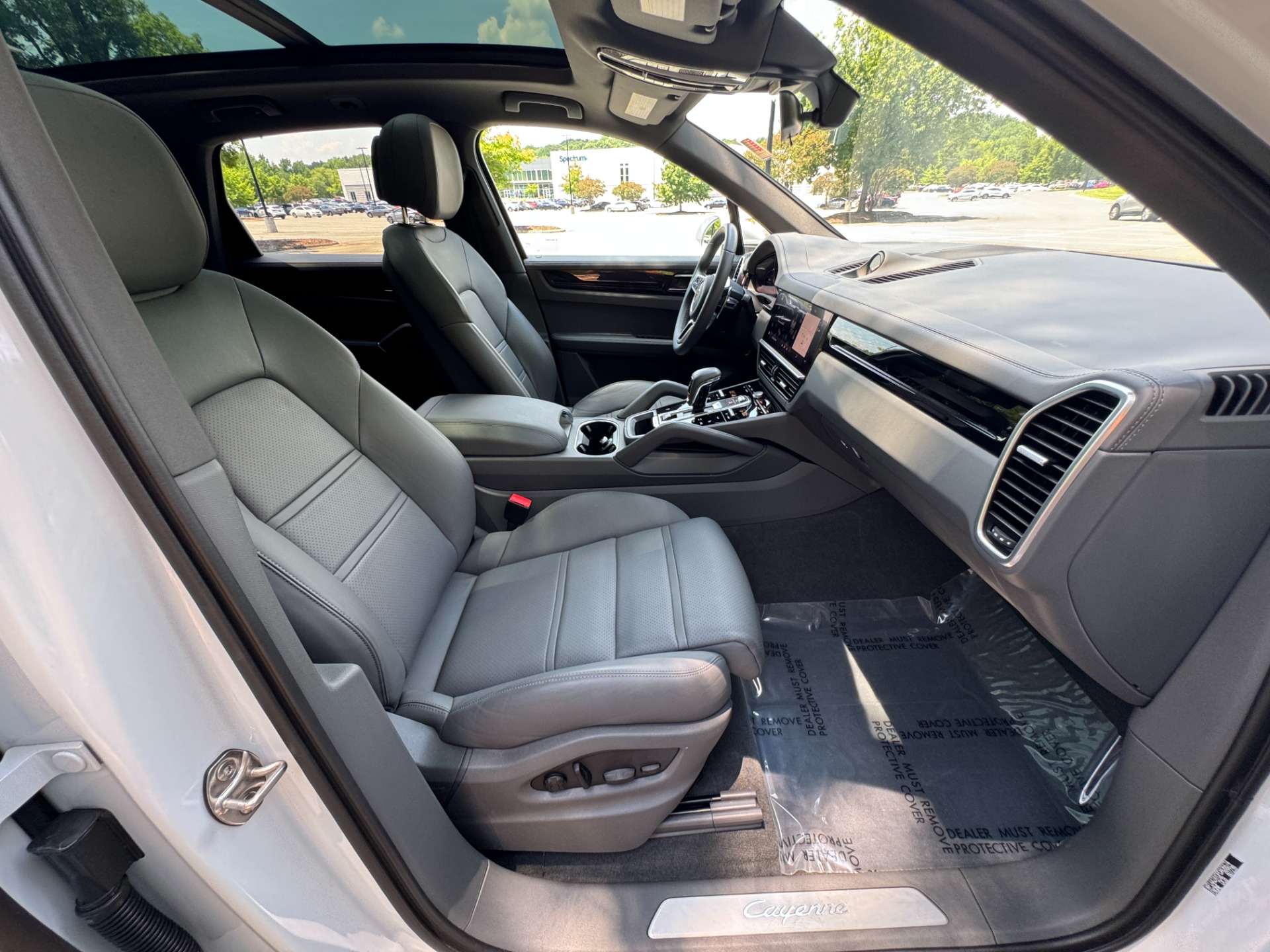 Used 2023 Porsche Cayenne PANORAMIC SUNROOF / 19IN SPORT WHEELS for sale Sold at Formula Imports in Charlotte NC 28227 39