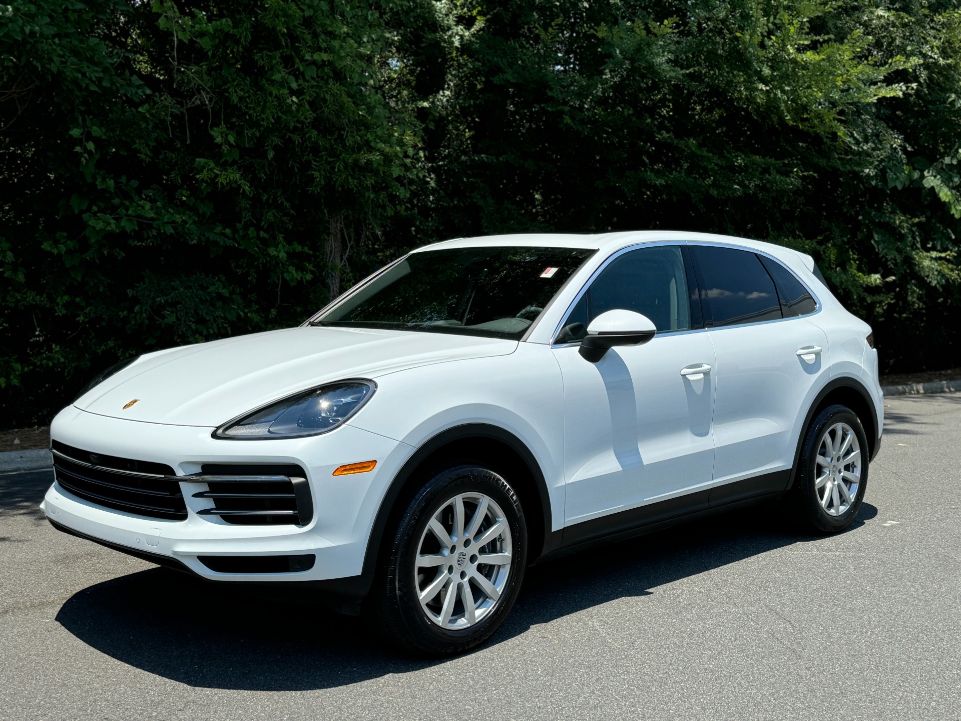 Used 2023 Porsche Cayenne PANORAMIC SUNROOF / 19IN SPORT WHEELS for sale Sold at Formula Imports in Charlotte NC 28227 4