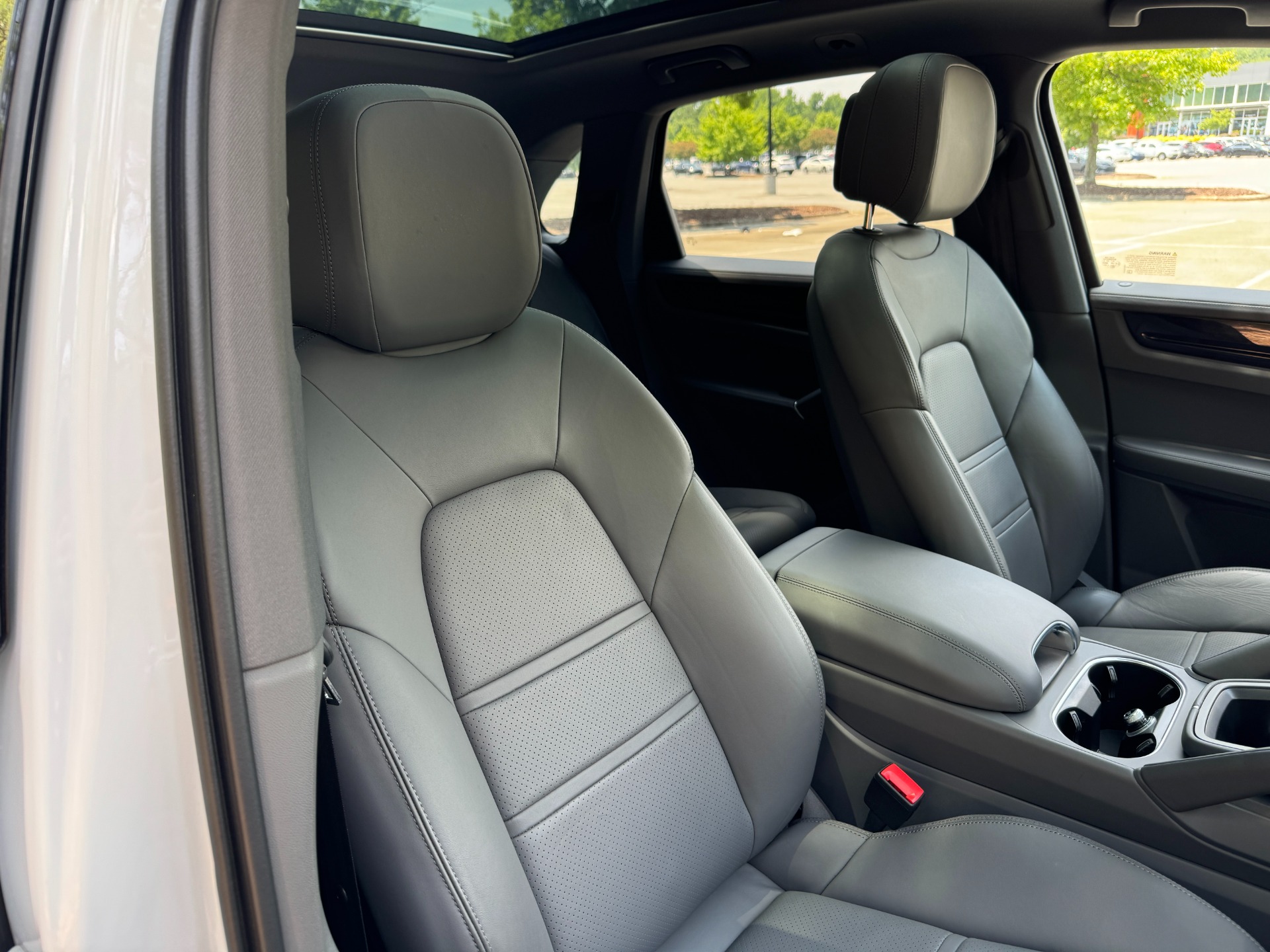 Used 2023 Porsche Cayenne PANORAMIC SUNROOF / 19IN SPORT WHEELS for sale Sold at Formula Imports in Charlotte NC 28227 41