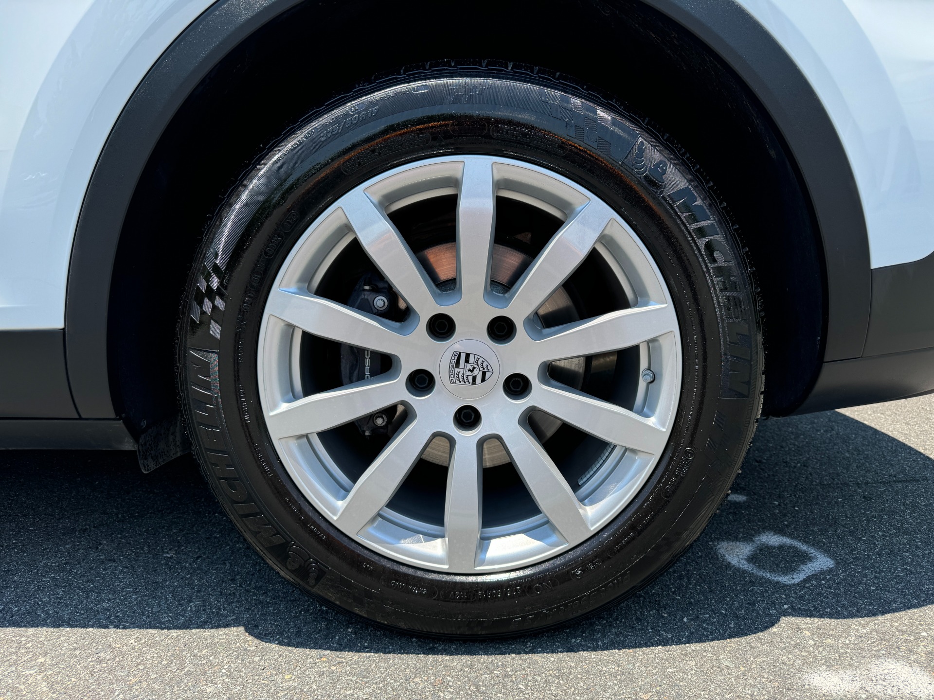 Used 2023 Porsche Cayenne PANORAMIC SUNROOF / 19IN SPORT WHEELS for sale Sold at Formula Imports in Charlotte NC 28227 52