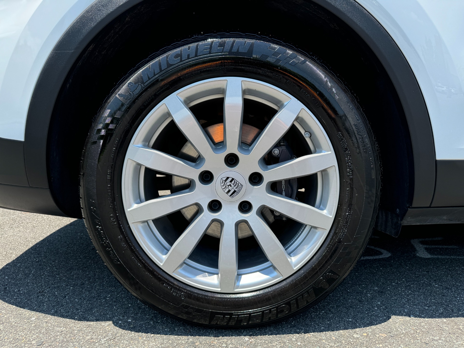 Used 2023 Porsche Cayenne PANORAMIC SUNROOF / 19IN SPORT WHEELS for sale Sold at Formula Imports in Charlotte NC 28227 53