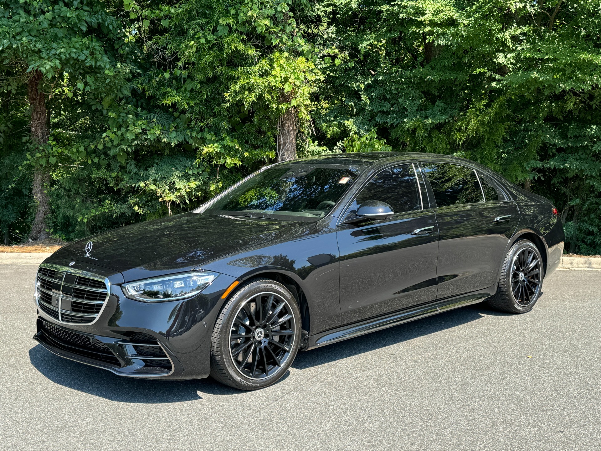 Used 2023 Mercedes-Benz S500 AMG AMG / 3D TECH / NIGHT PKG / 20 AMG for sale Sold at Formula Imports in Charlotte NC 28227 4