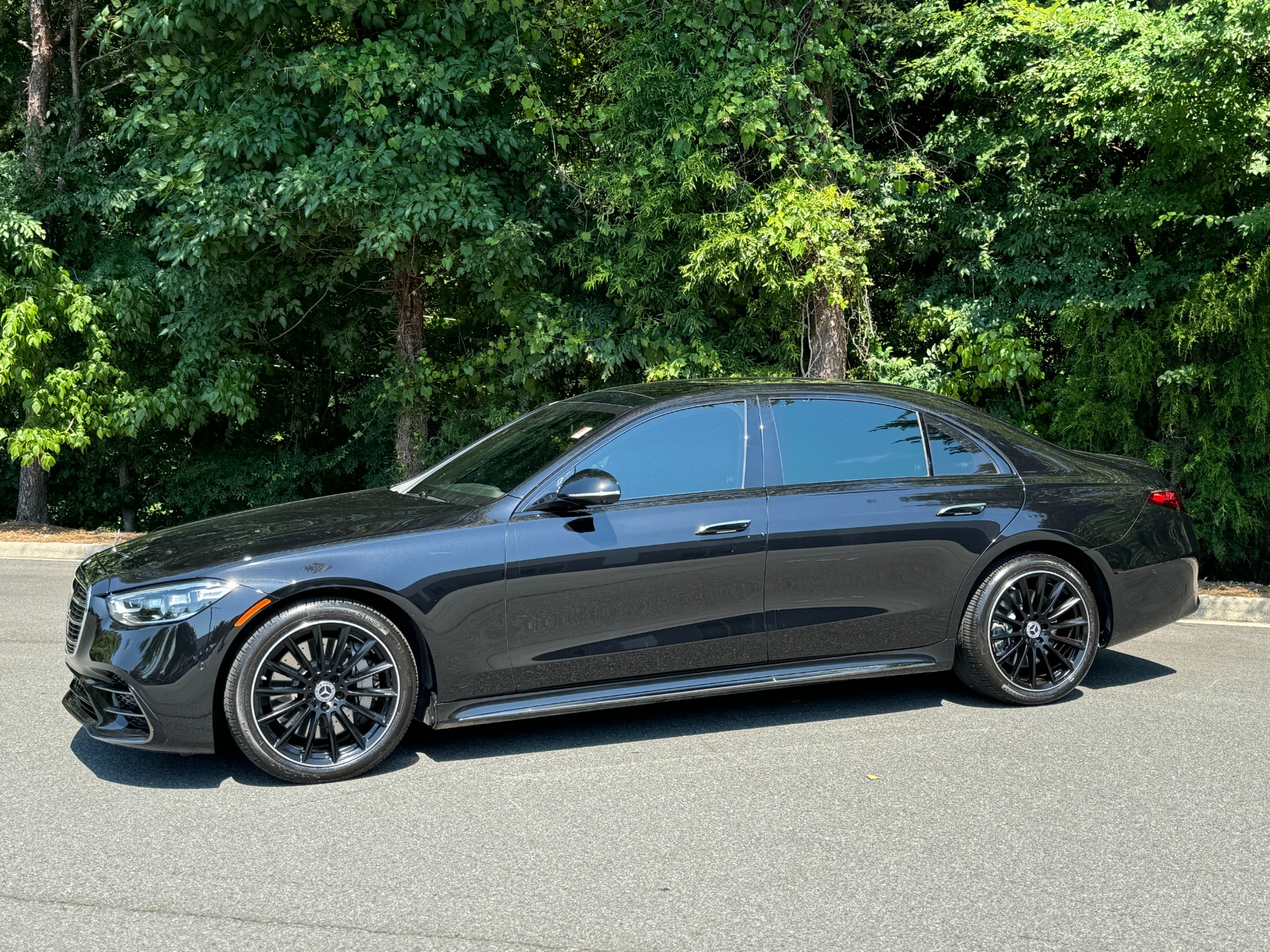 Used 2023 Mercedes-Benz S500 AMG AMG / 3D TECH / NIGHT PKG / 20 AMG for sale Sold at Formula Imports in Charlotte NC 28227 5