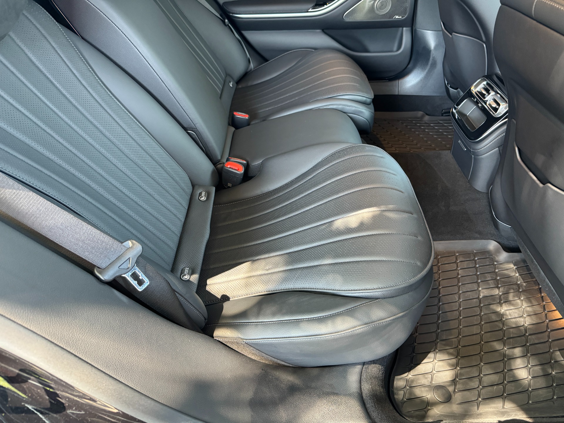 Used 2023 Mercedes-Benz S500 AMG AMG / 3D TECH / NIGHT PKG / 20 AMG for sale Sold at Formula Imports in Charlotte NC 28227 52