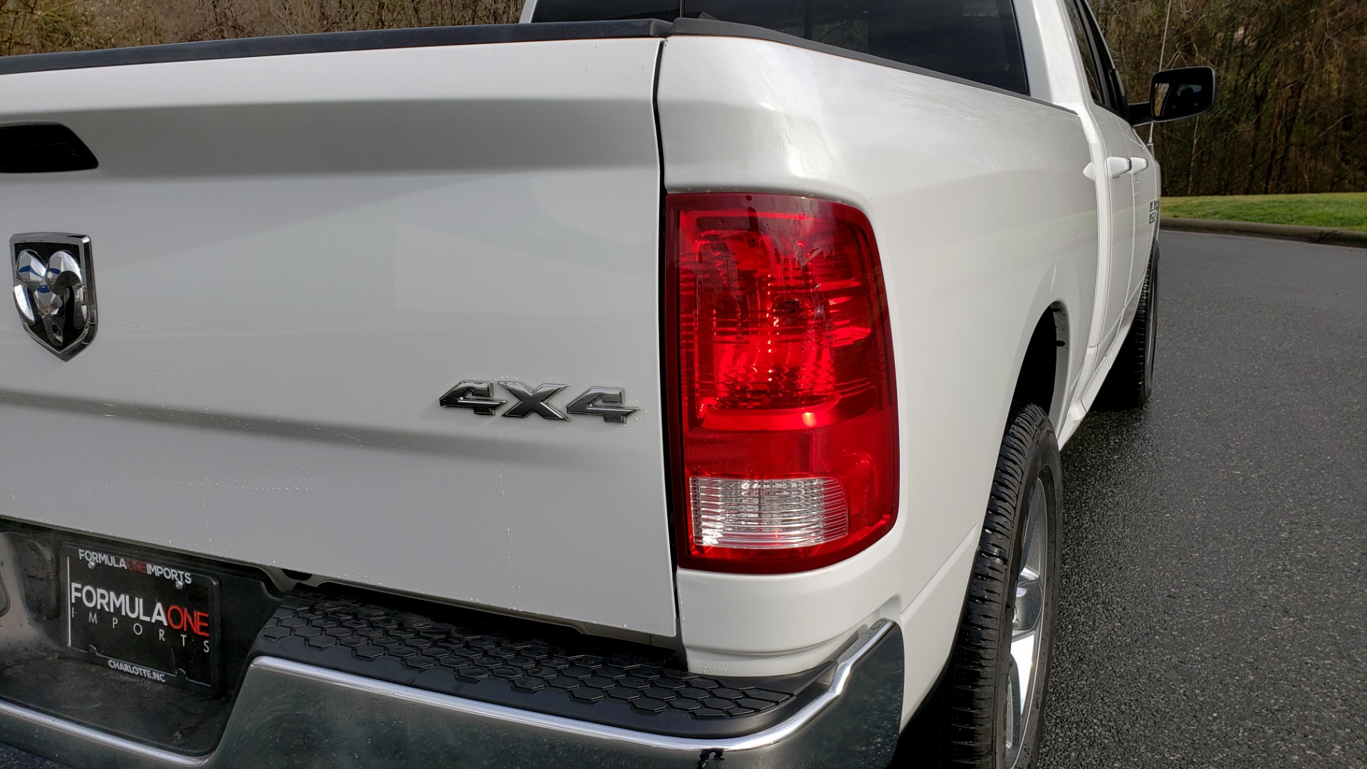 Used 2016 Ram 1500 BIG HORN QUAD CAB 4X4 / 5.7L HEMI V8 / 8-SPD AUTO for sale Sold at Formula Imports in Charlotte NC 28227 27