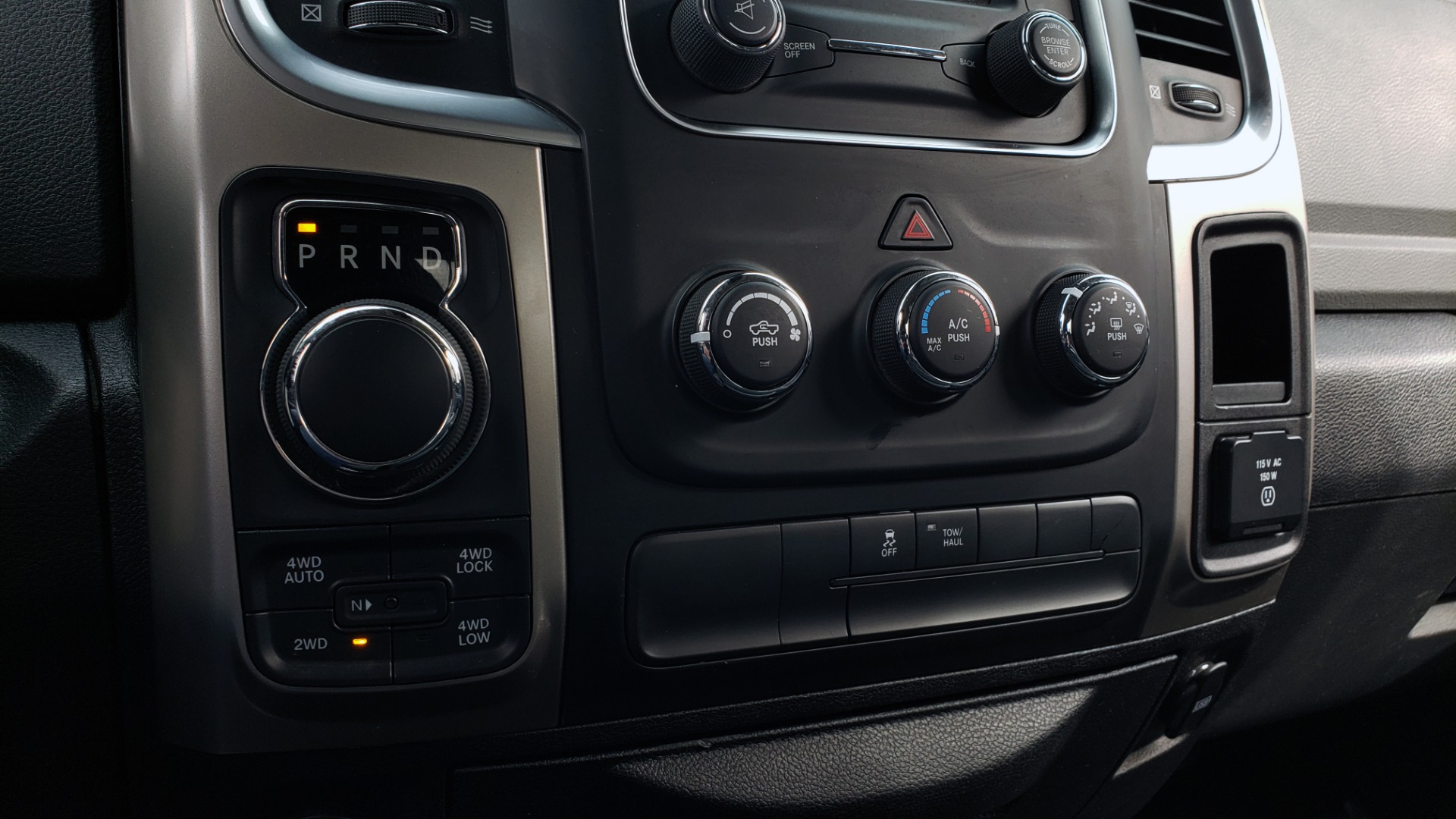 Used 2016 Ram 1500 BIG HORN QUAD CAB 4X4 / 5.7L HEMI V8 / 8-SPD AUTO for sale Sold at Formula Imports in Charlotte NC 28227 41