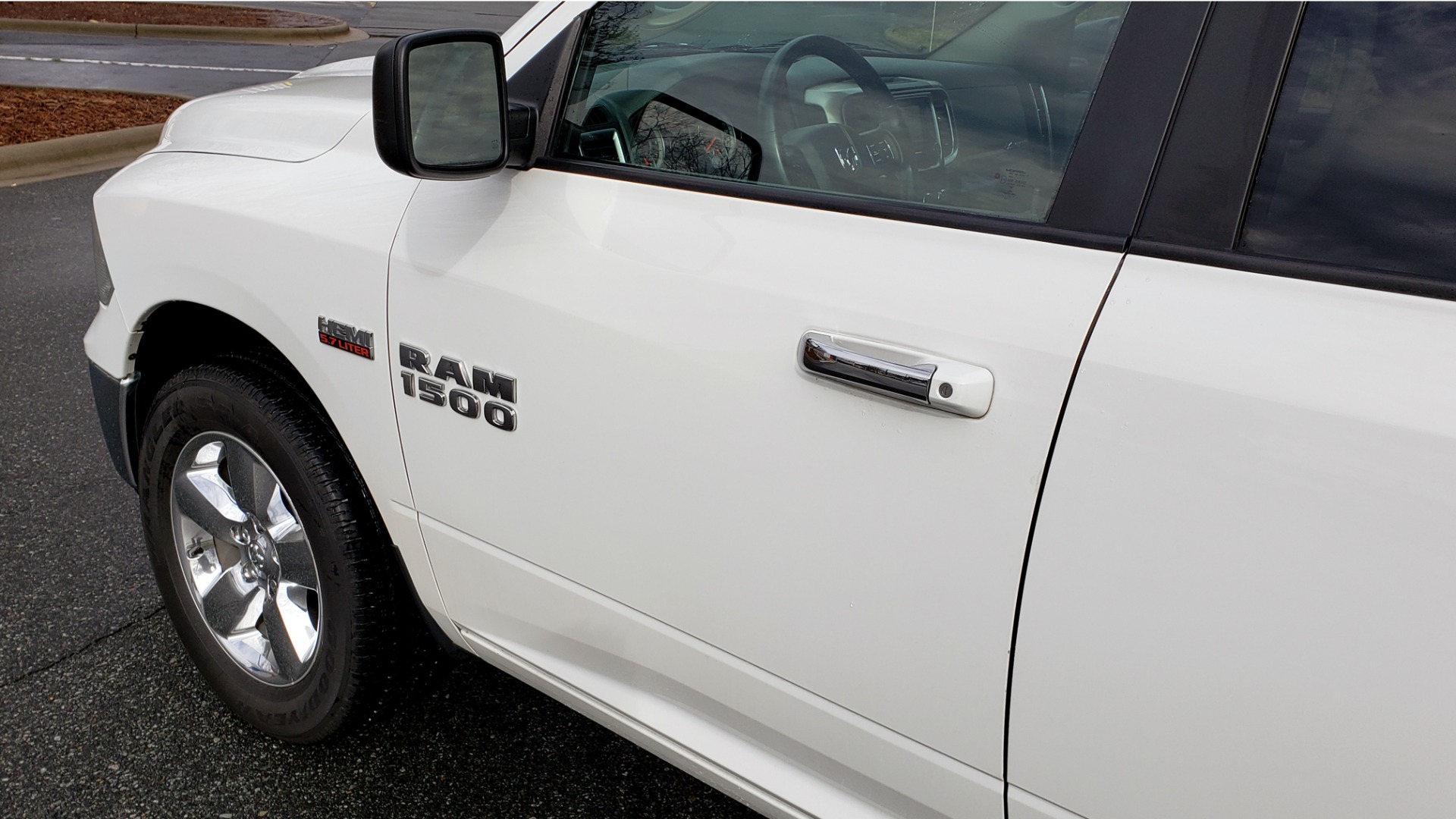 Used 2016 Ram 1500 BIG HORN QUAD CAB 4X4 / 5.7L HEMI V8 / 8-SPD AUTO for sale Sold at Formula Imports in Charlotte NC 28227 7