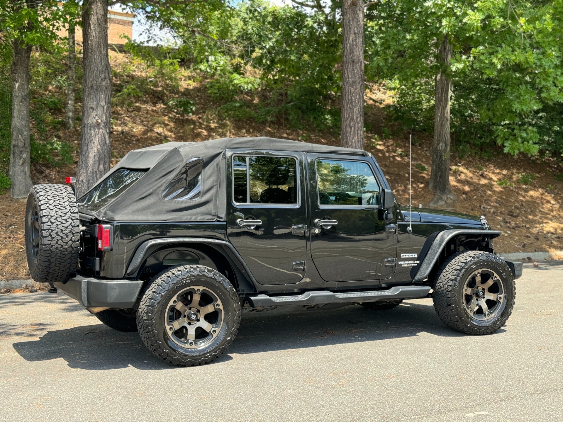 Used 2016 Jeep Wrangler Unlimited Sport POWER MYTOP / FUEL WHEELS / OFFROAD TIRES for sale Sold at Formula Imports in Charlotte NC 28227 13