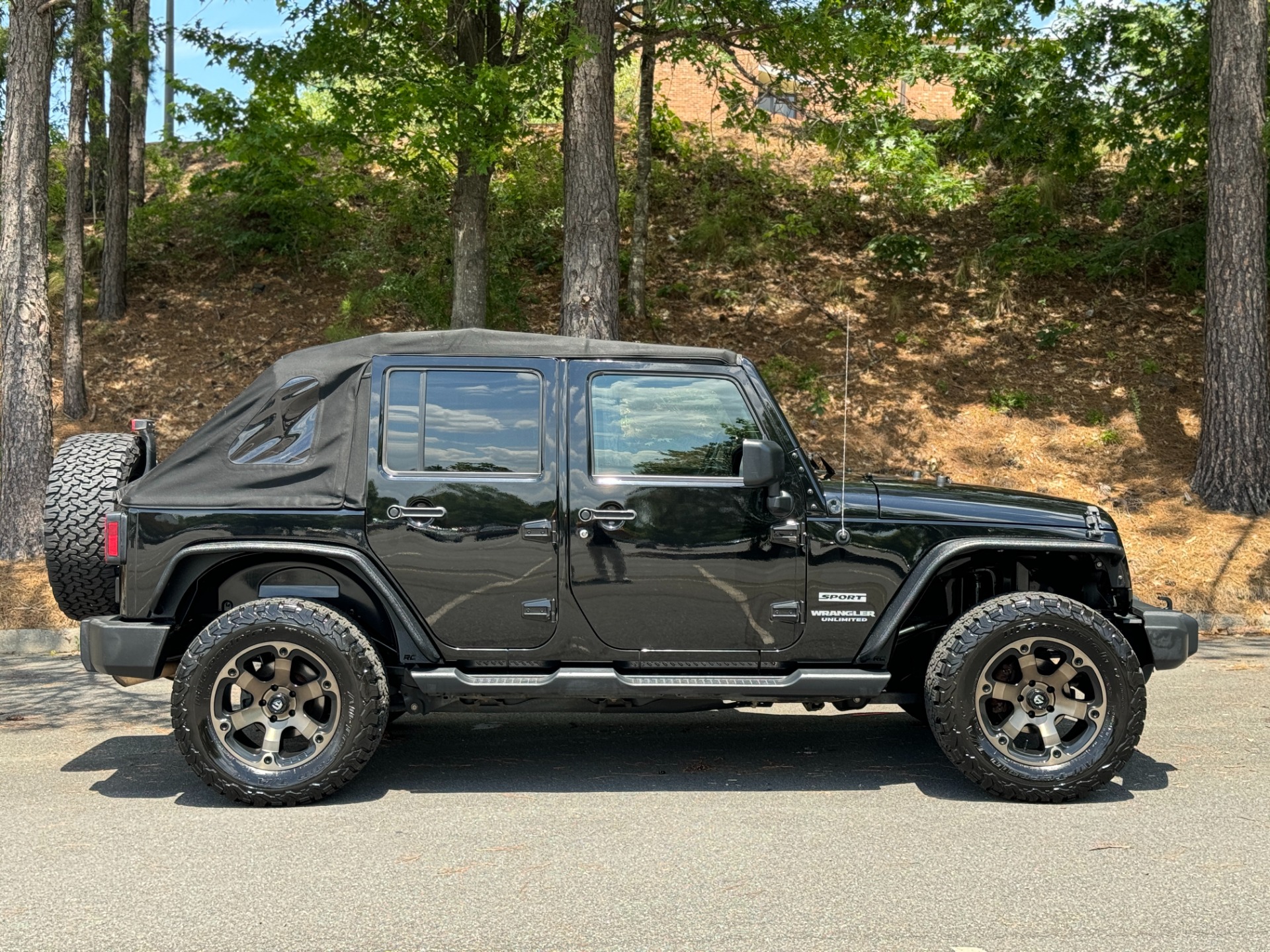 Used 2016 Jeep Wrangler Unlimited Sport POWER MYTOP / FUEL WHEELS / OFFROAD TIRES for sale Sold at Formula Imports in Charlotte NC 28227 14