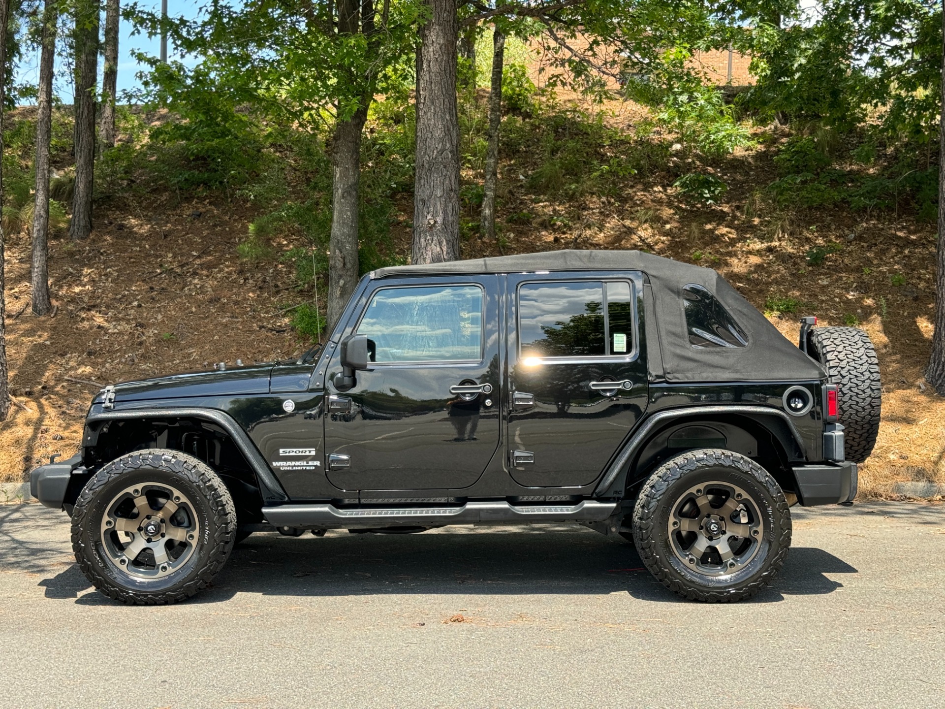 Used 2016 Jeep Wrangler Unlimited Sport POWER MYTOP / FUEL WHEELS / OFFROAD TIRES for sale Sold at Formula Imports in Charlotte NC 28227 6