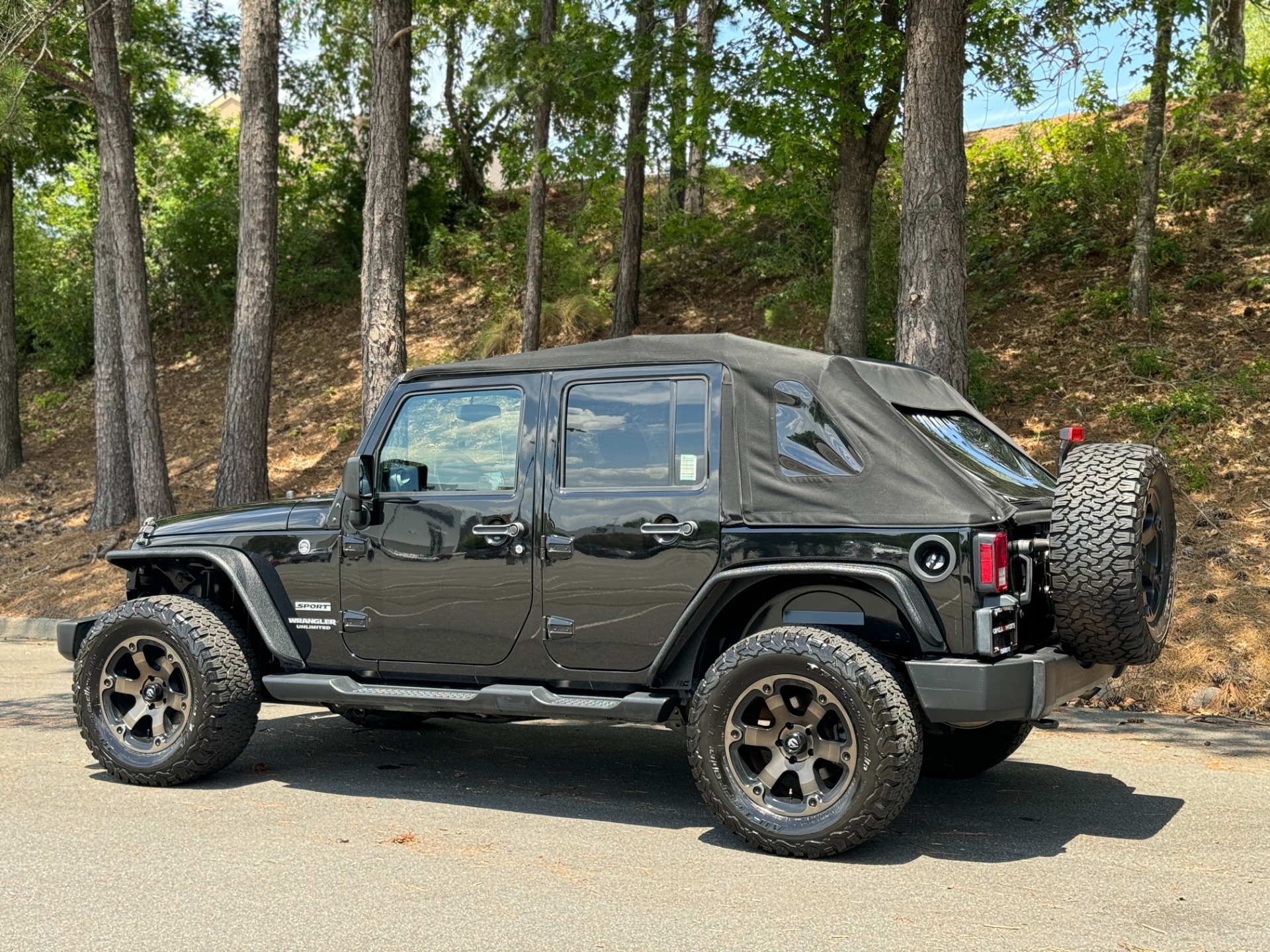 Used 2016 Jeep Wrangler Unlimited Sport POWER MYTOP / FUEL WHEELS / OFFROAD TIRES for sale Sold at Formula Imports in Charlotte NC 28227 7