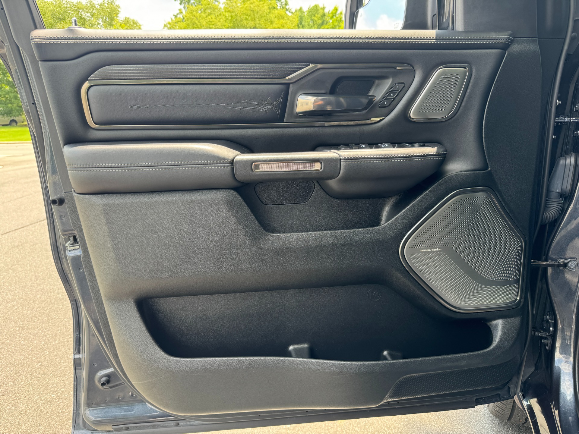 Used 2021 Ram 1500 Limited TECH PKG / LVEL 1 EQ PKG / HARMON KARDON / 22IN WHEELS for sale Sold at Formula Imports in Charlotte NC 28227 23