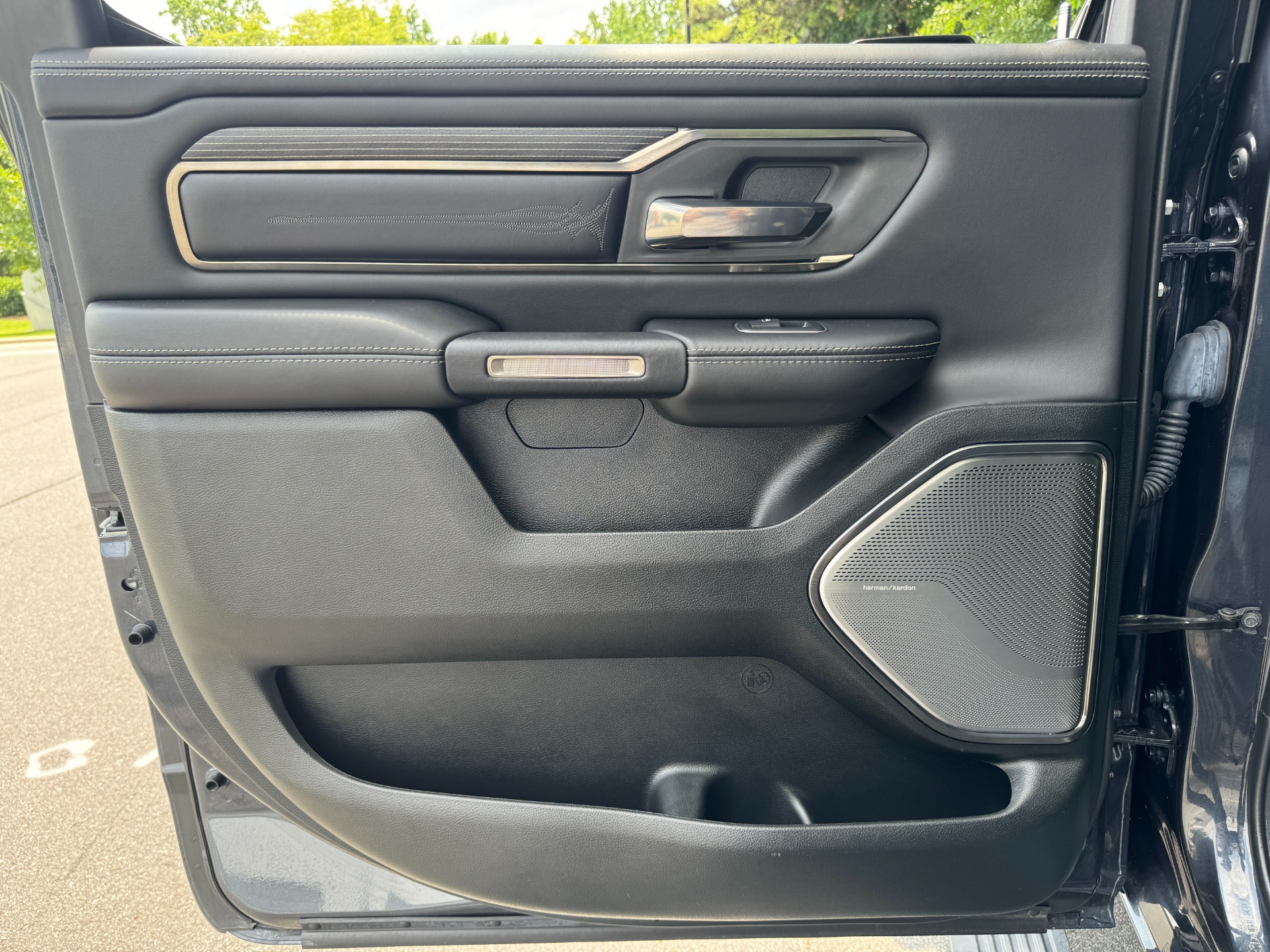 Used 2021 Ram 1500 Limited TECH PKG / LVEL 1 EQ PKG / HARMON KARDON / 22IN WHEELS for sale Sold at Formula Imports in Charlotte NC 28227 42