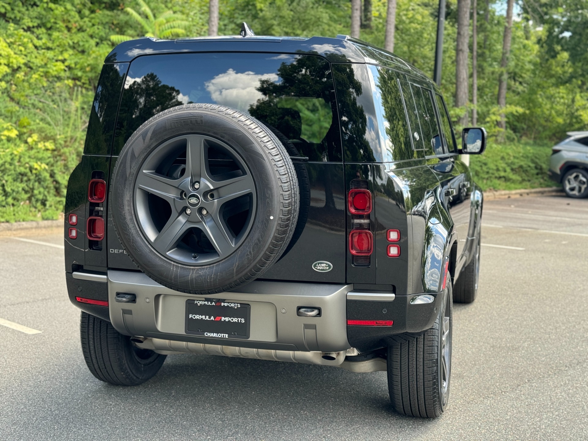 Used 2023 Land Rover Defender X-Dynamic SE for sale Sold at Formula Imports in Charlotte NC 28227 11