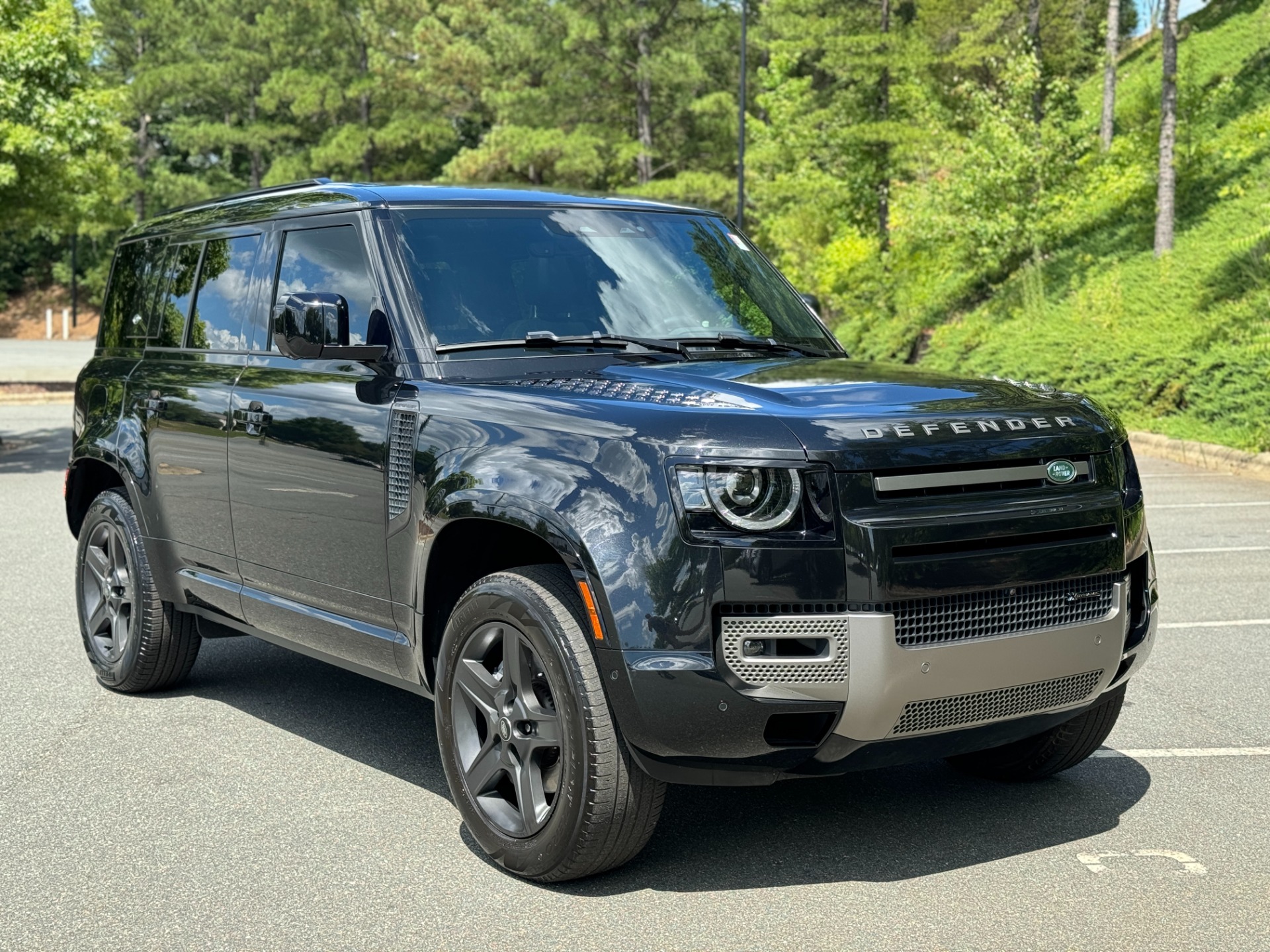 Used 2023 Land Rover Defender X-Dynamic SE for sale Sold at Formula Imports in Charlotte NC 28227 16