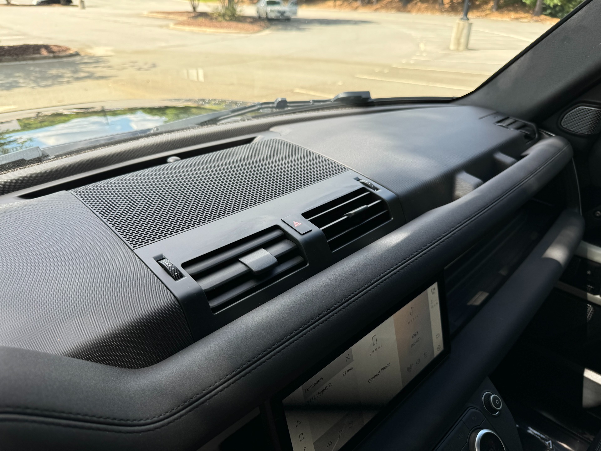 Used 2023 Land Rover Defender X-Dynamic SE for sale Sold at Formula Imports in Charlotte NC 28227 30