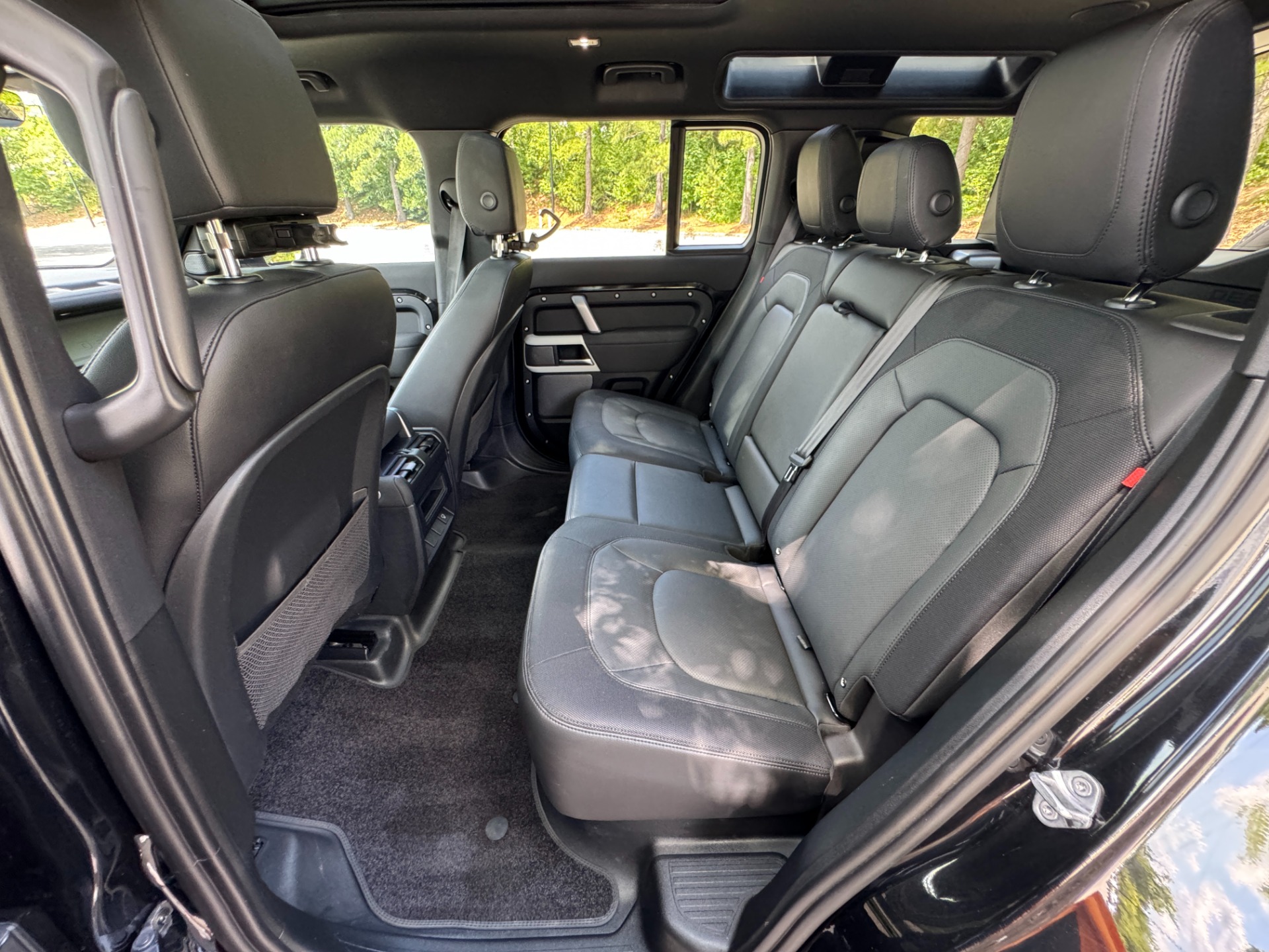 Used 2023 Land Rover Defender X-Dynamic SE for sale Sold at Formula Imports in Charlotte NC 28227 37
