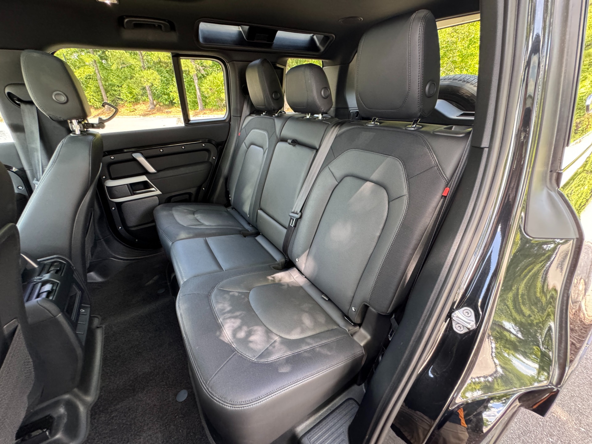 Used 2023 Land Rover Defender X-Dynamic SE for sale Sold at Formula Imports in Charlotte NC 28227 38