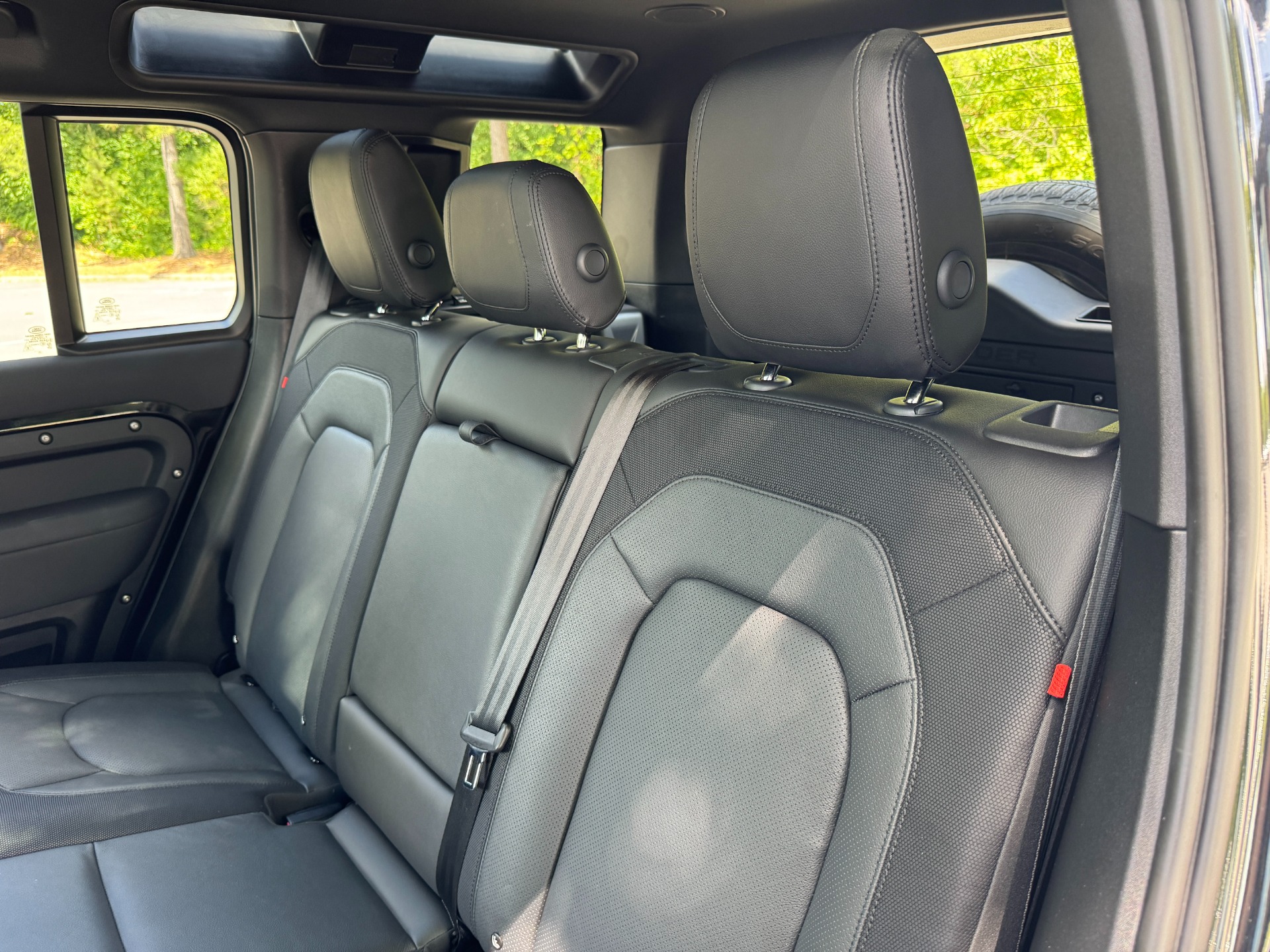 Used 2023 Land Rover Defender X-Dynamic SE for sale Sold at Formula Imports in Charlotte NC 28227 39